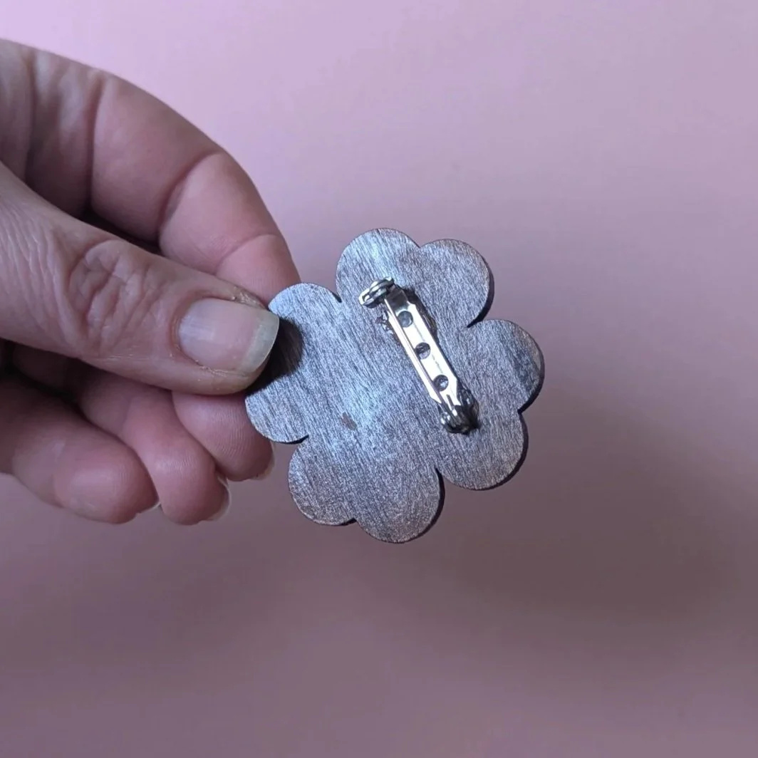 walnut+flower+brooch+4.jpg