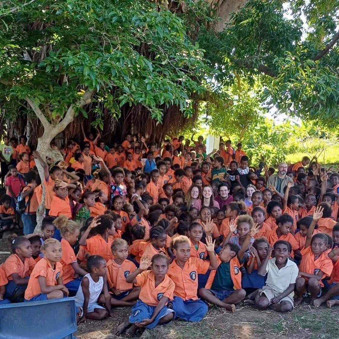 Today was a day where we experienced both ends of the ministry spectrum. This morning we spent 2 hours sharing Jesus with over 400 primary school children! We were welcomed with a song the children had learnt just for us and greeted by the principal.