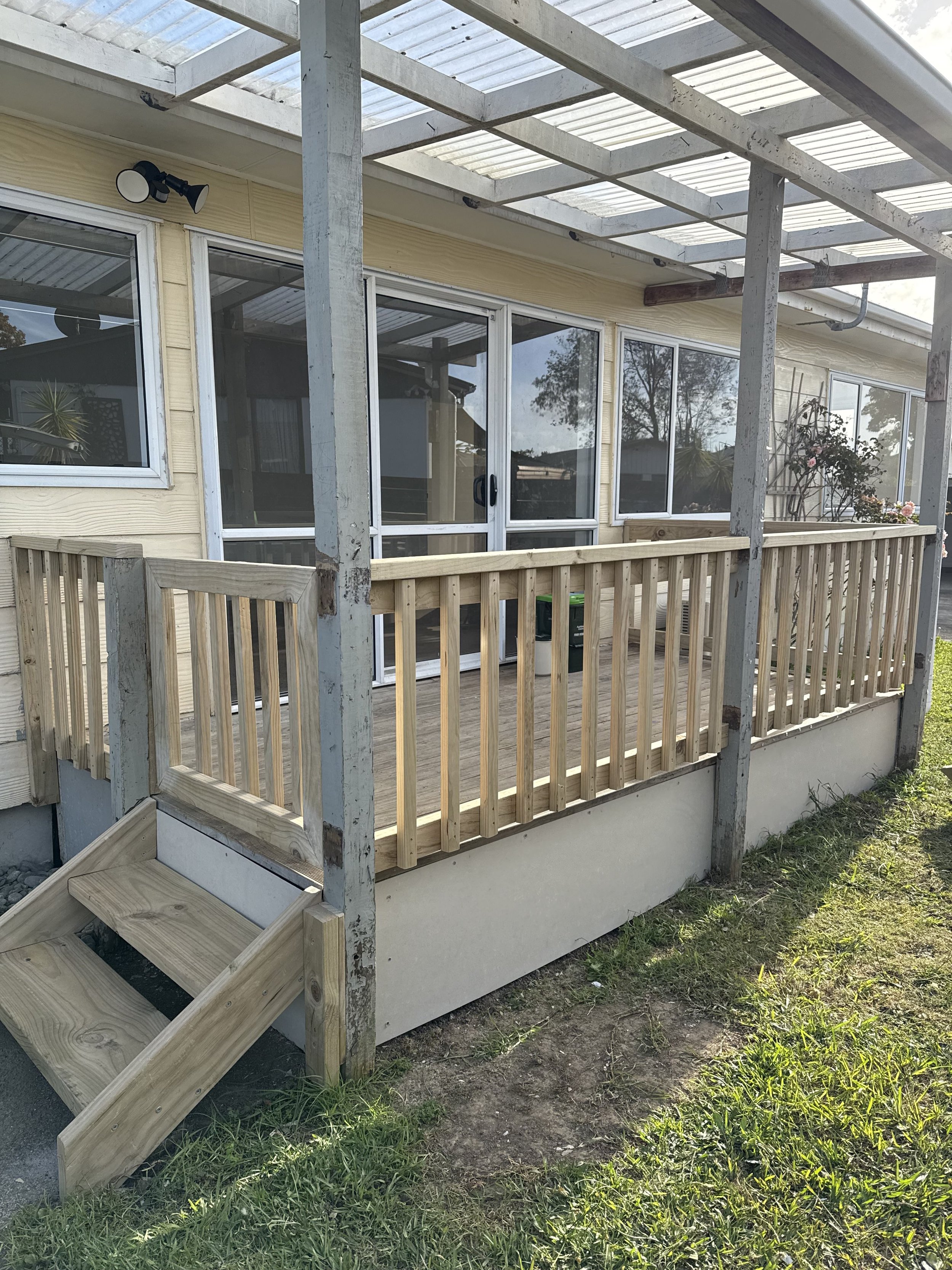 Deck rail and gate replacement project completed on residential property in South Auckland