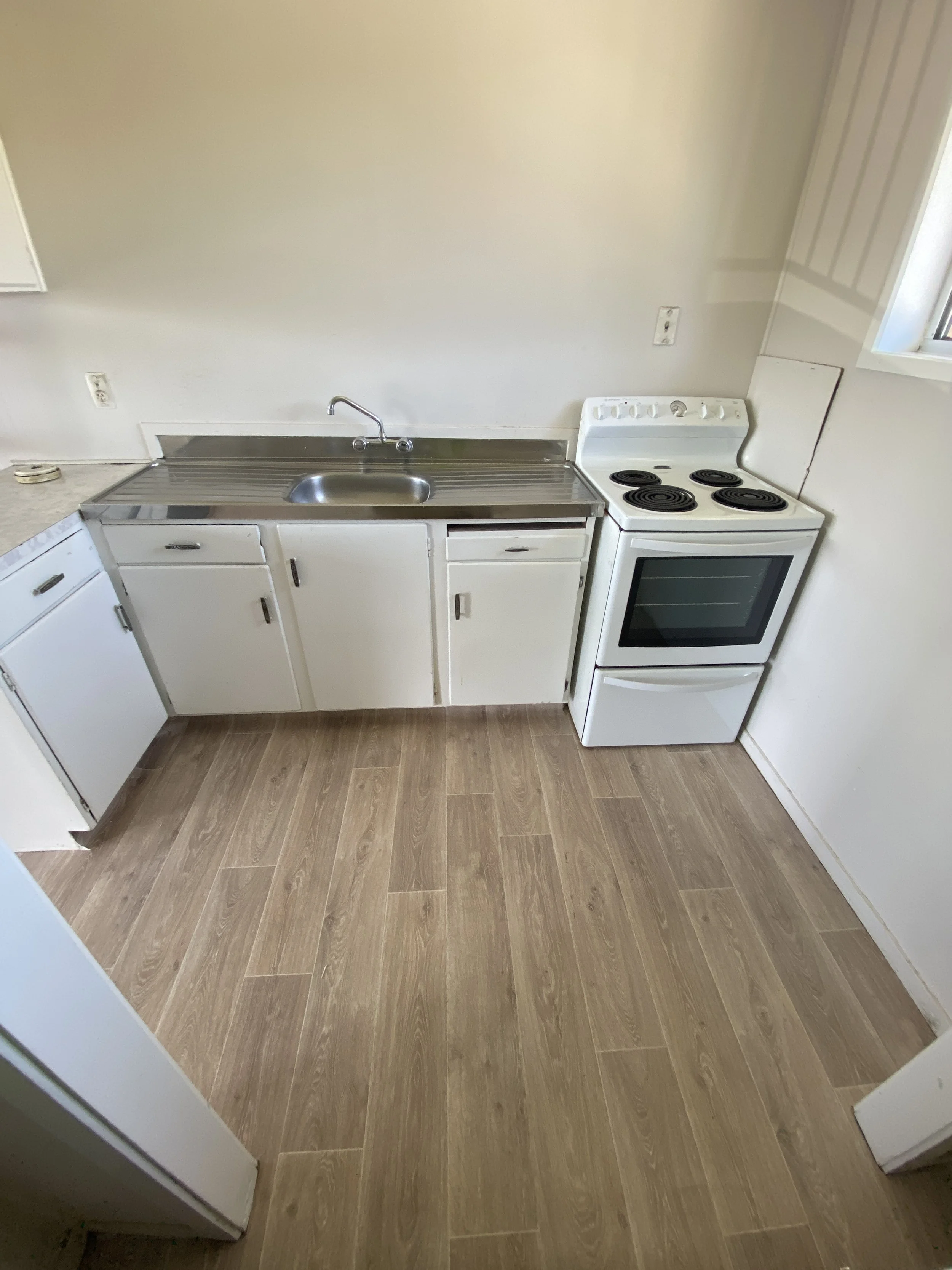 Vinyl replacement replaced for a Papatoetoe kitchen by DCW Services
