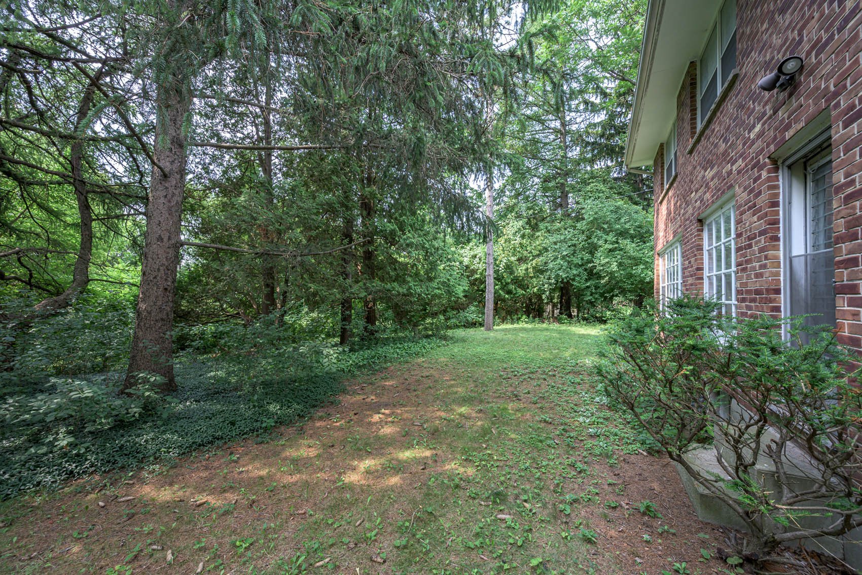 850-comm-018.jpg
