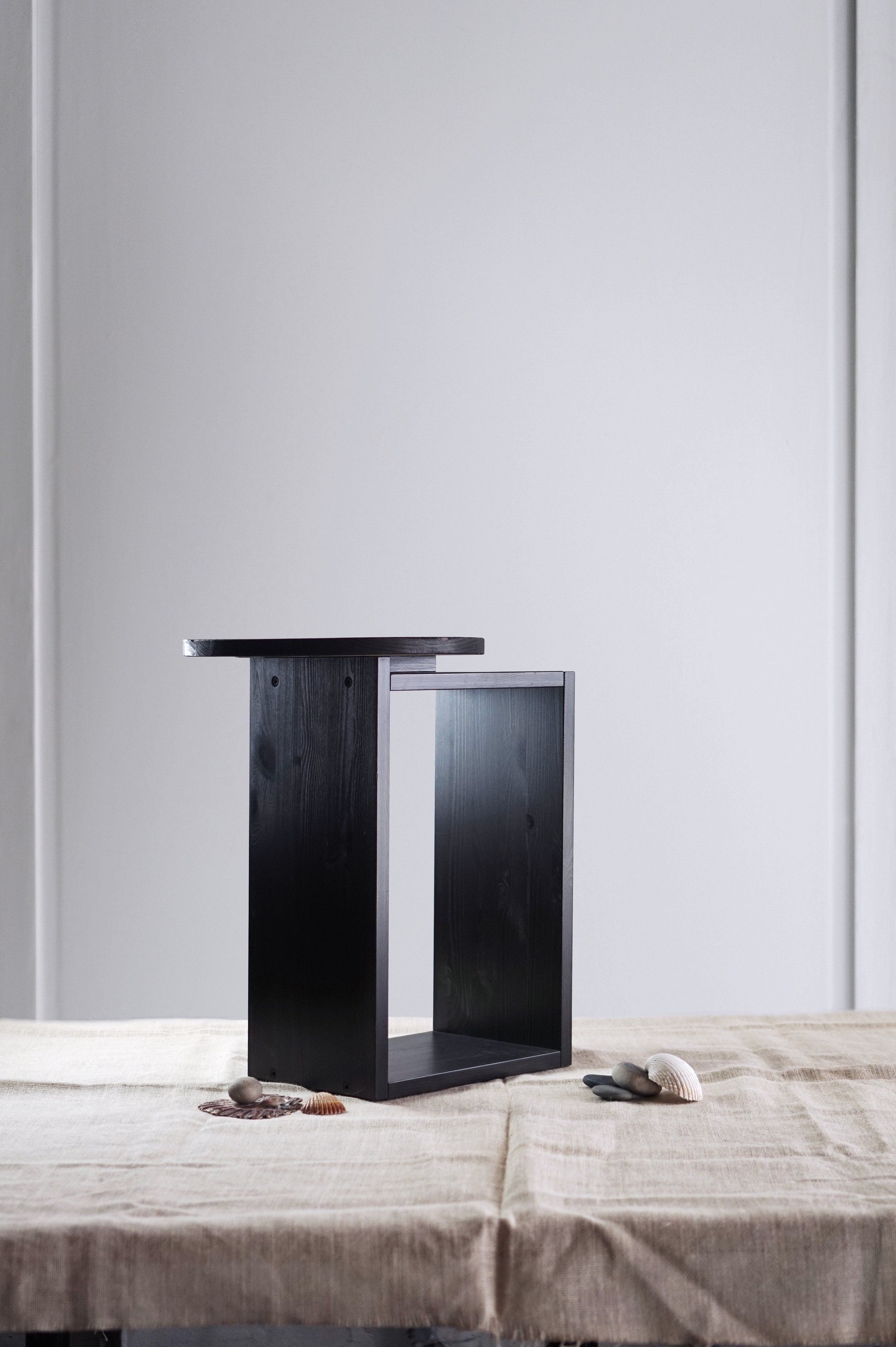 0723-Pfeifer-MargotSidetable-03.jpg