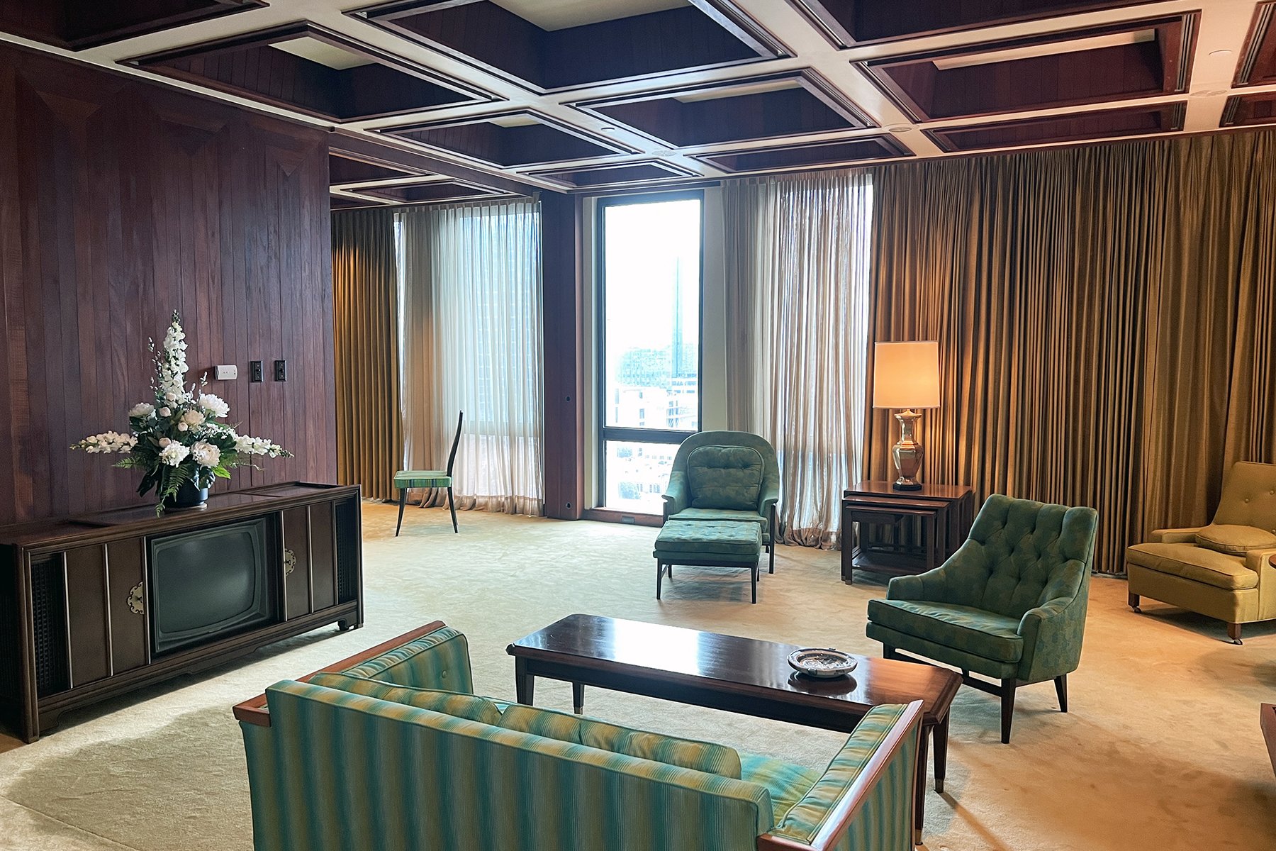   U.S. GENERAL SERVICES ADMINISTRATION Stewardship Award for LBJ Suite Furnishings Conservation  Photo: GSA/Cushing Terrell  