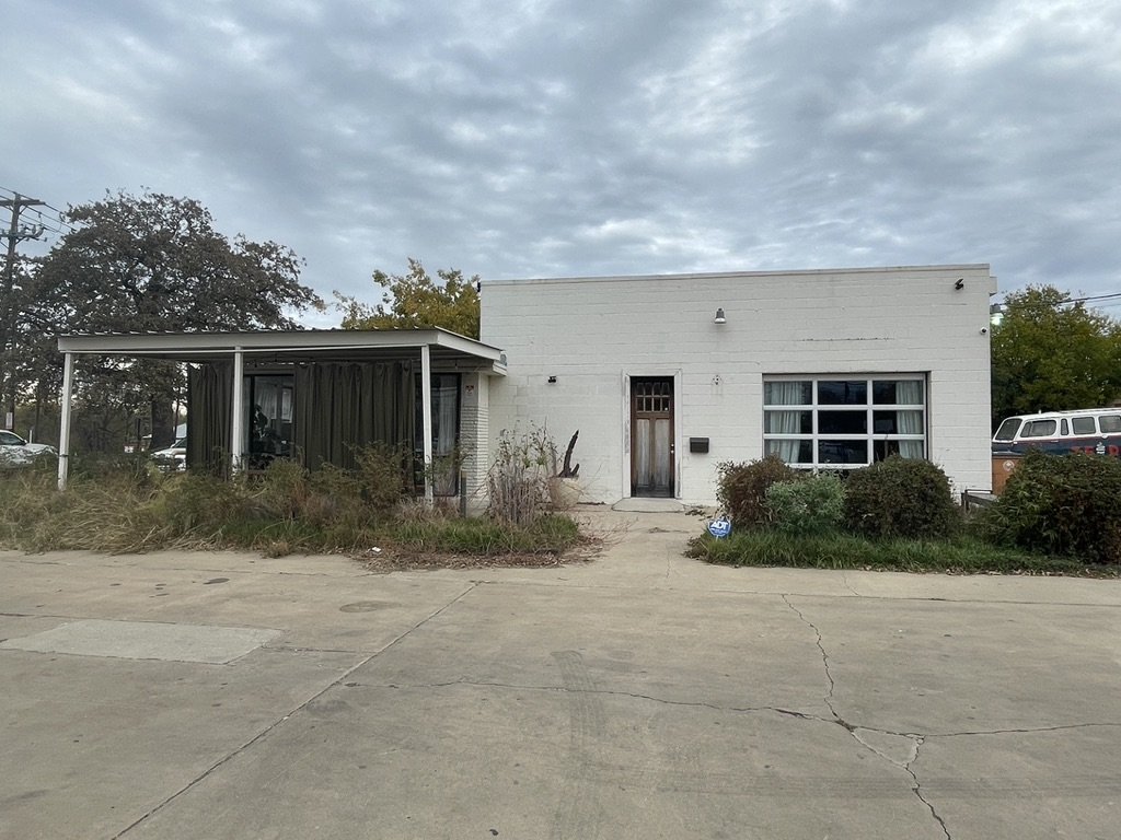 1905 East 12th Street (built 1957)