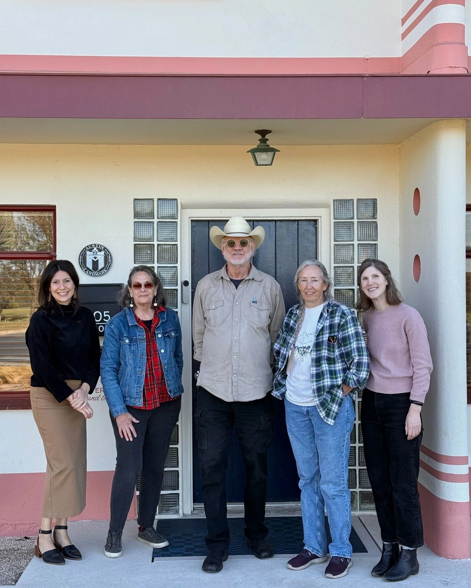 Last week, Preservation Austin had the pleasure of welcoming Tom Pittman back to the McFarland-McBee House, where he lived from the mid 1980s until 2002, in addition to caring for the property in the years before and after. A founding member of the A