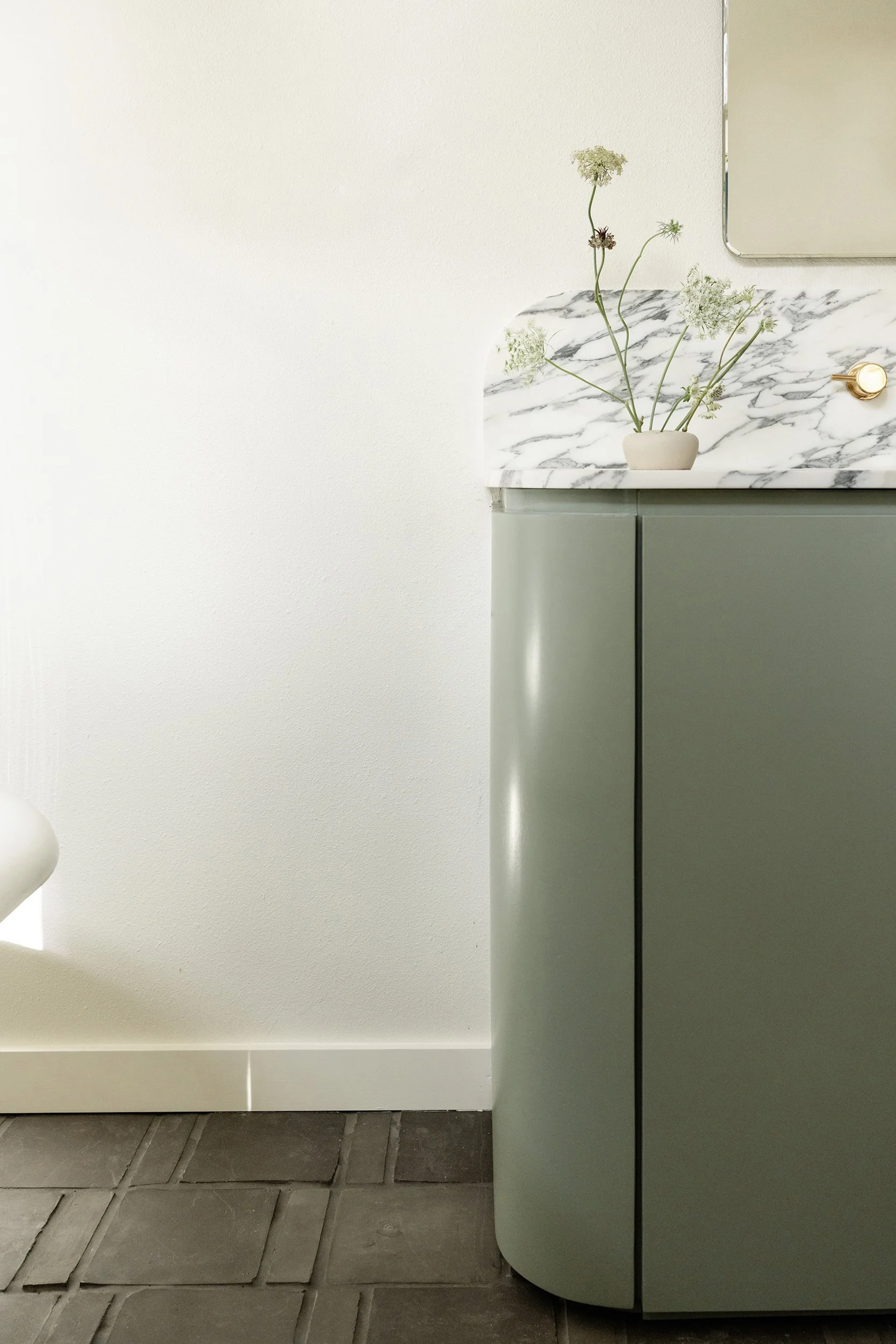 Hyde Park Bathroom — Emily Lauren Interiors
