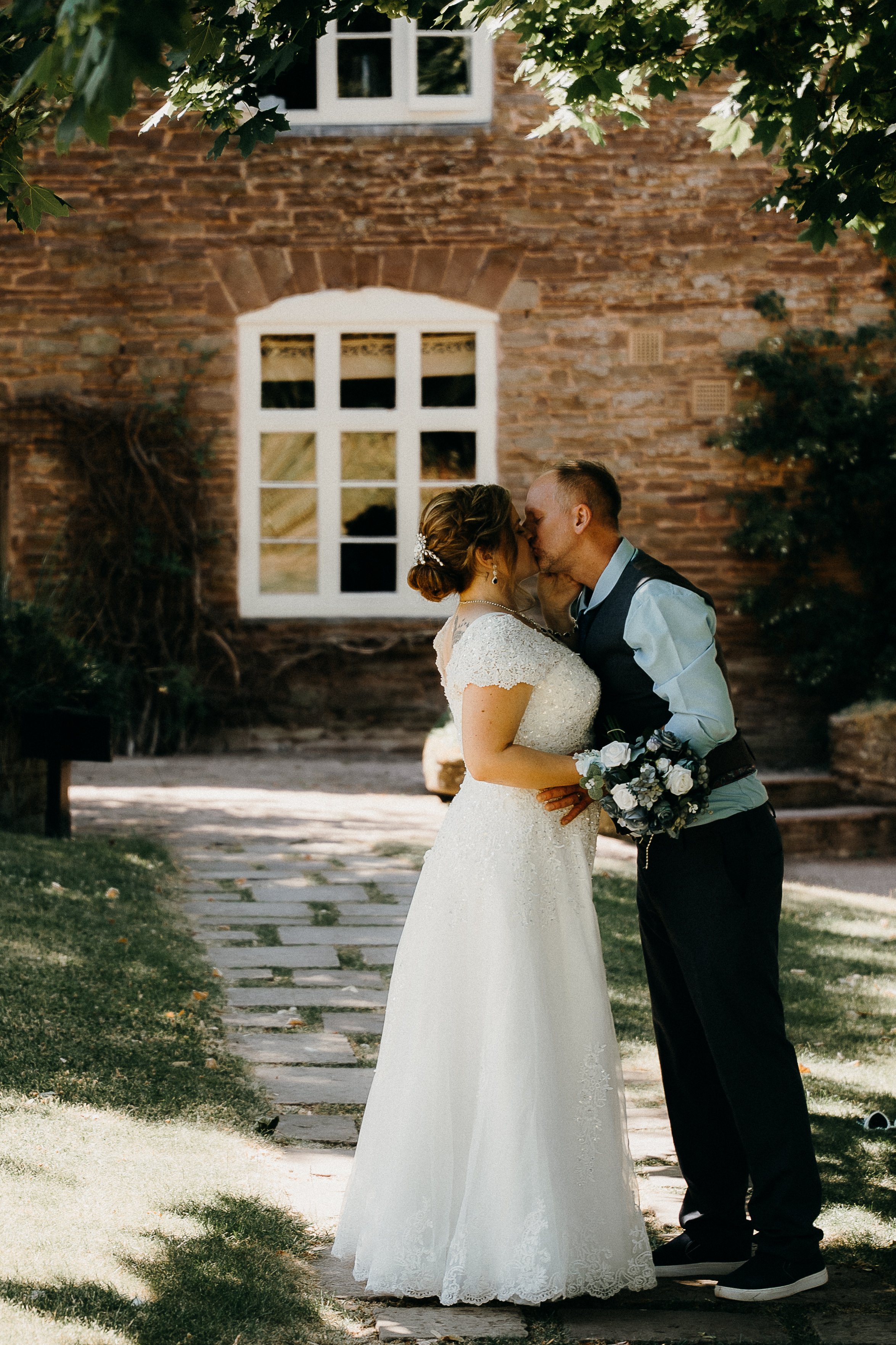 Dewsall court Herefordshire wedding 