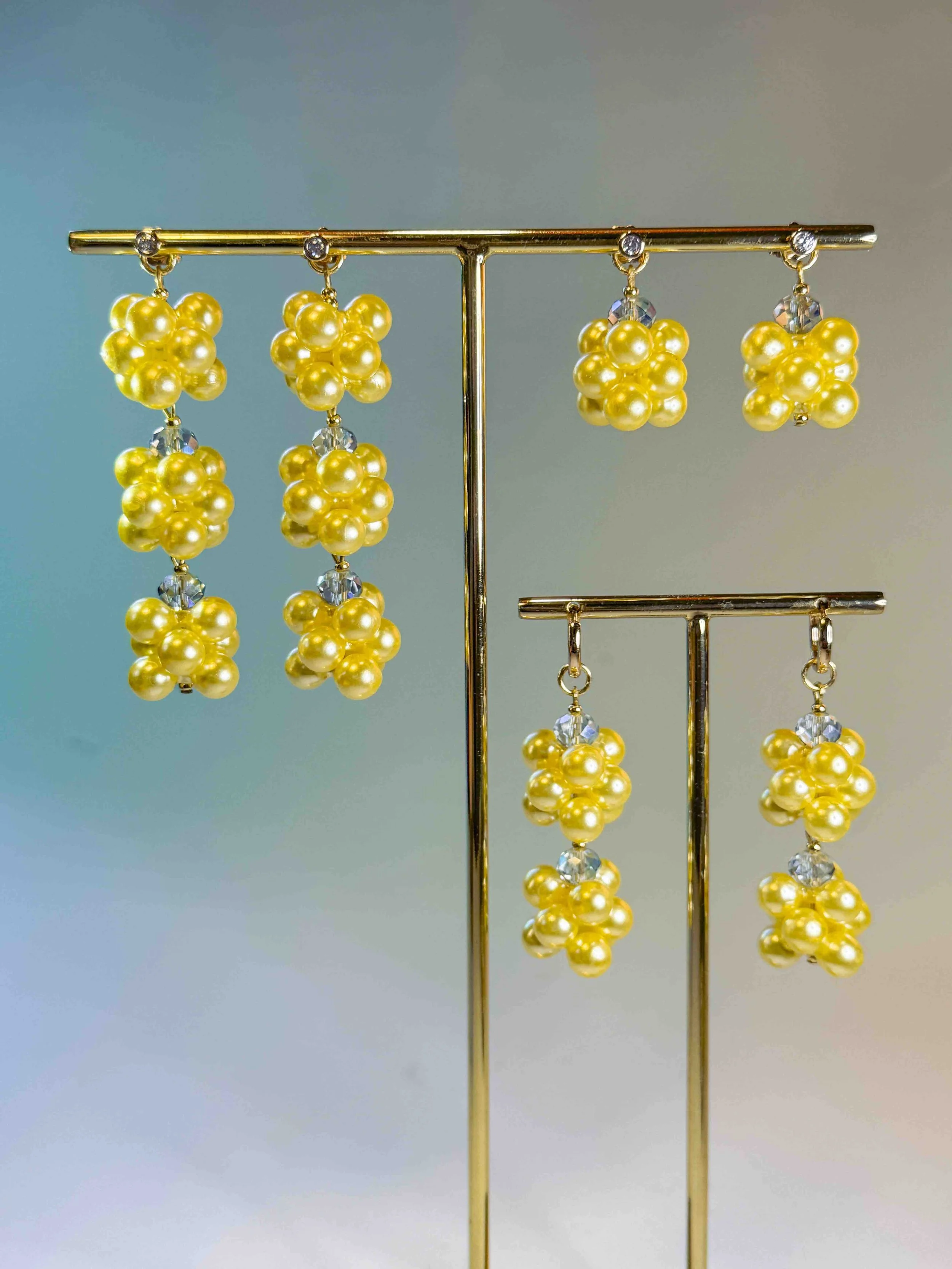 boucles d'oreilles Dahlia jaune nacré