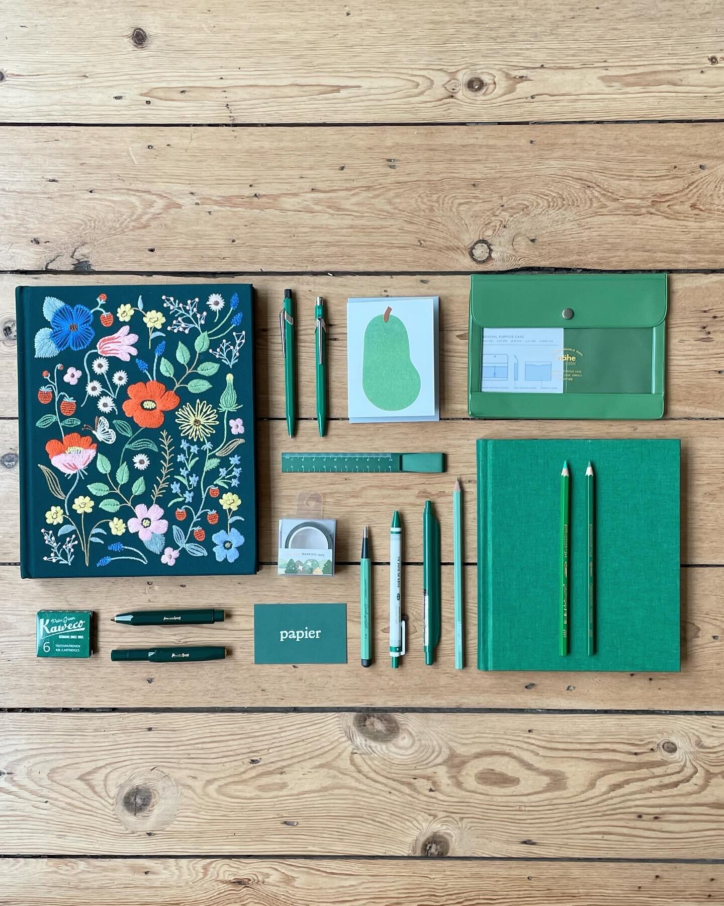 Spring is at the door! Mmmmmmhhhh 🌱💚🥬🌳🫛🐛

P A P I E R. Paper, drawings &amp; more

~~~
#papier #monochromatic #monochromevert #papierbrussels #papeterieoriginale #papeterie #stationerystore #stationeryaddict #stationerylovers #passionpapeterie 