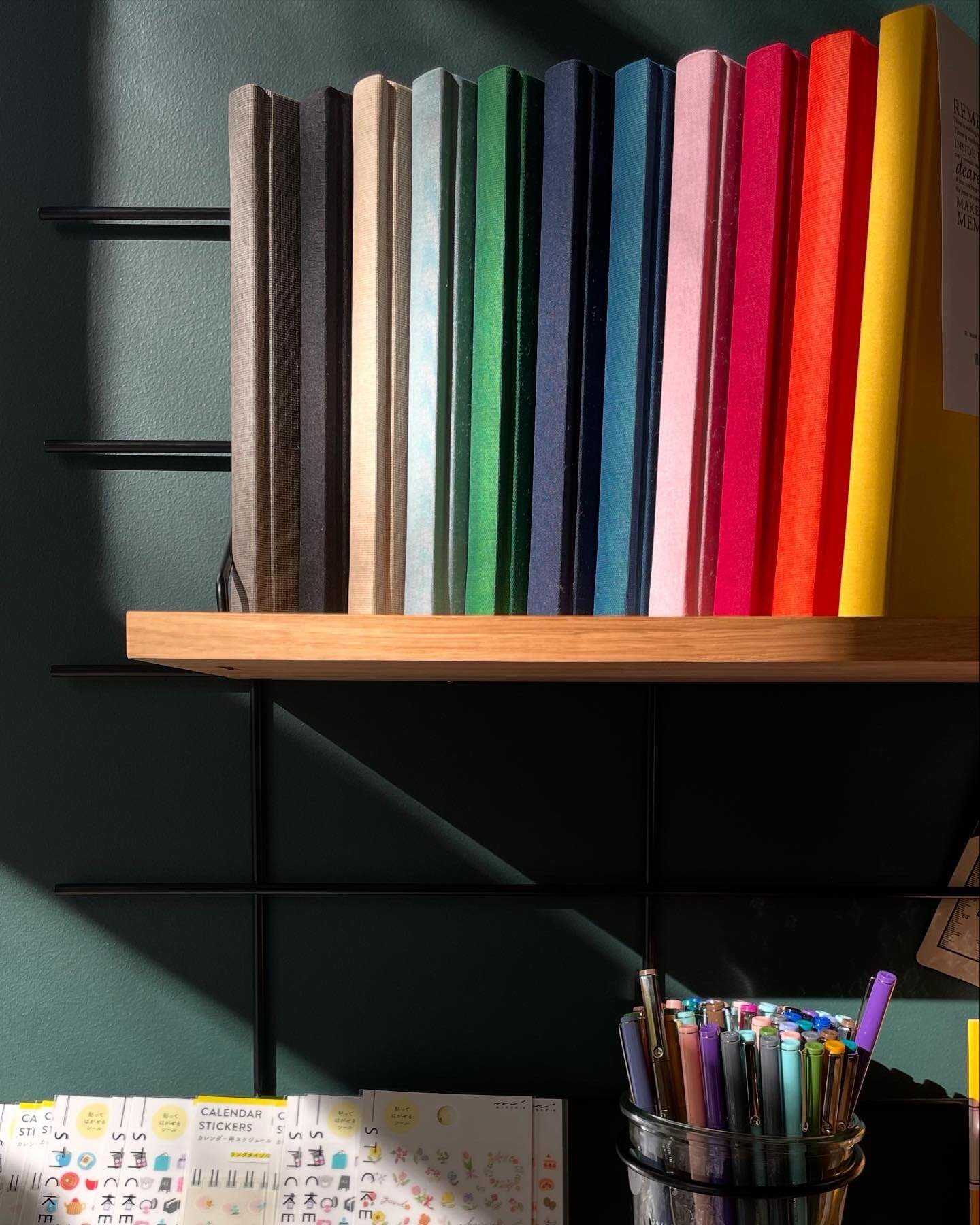 When light does it all… 🙏🏻🌞
P A P I E R Paper, drawings & more
~~~
#papier #spring #springatmosphere #papierbrussels #papeterieoriginale #papeterie #stationerystore #stationeryaddict #stationerylovers #passionpapeterie #commercelocal
