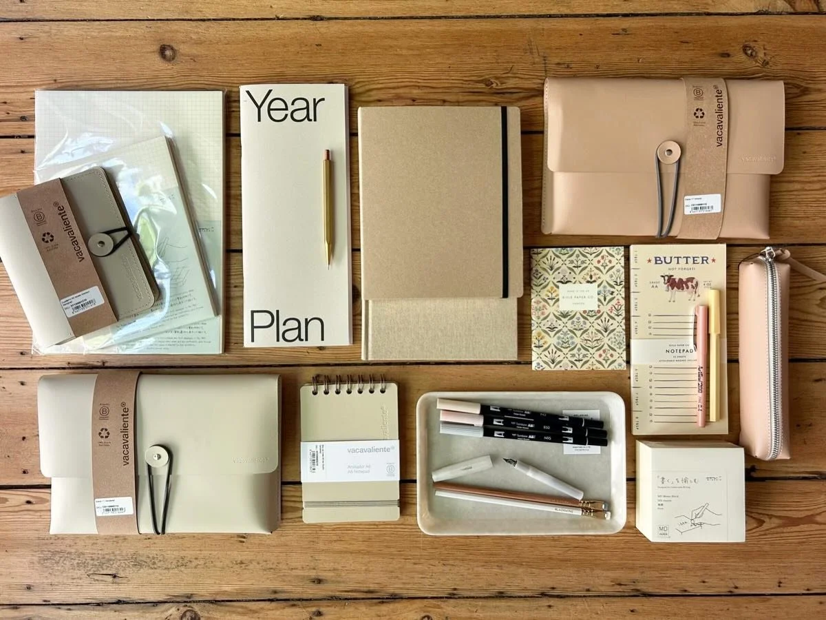 Neutral, but never boring ☁️

#neutralcolors #stationeryaddict #papierbrussels #brussels #papeteriecontemporaine