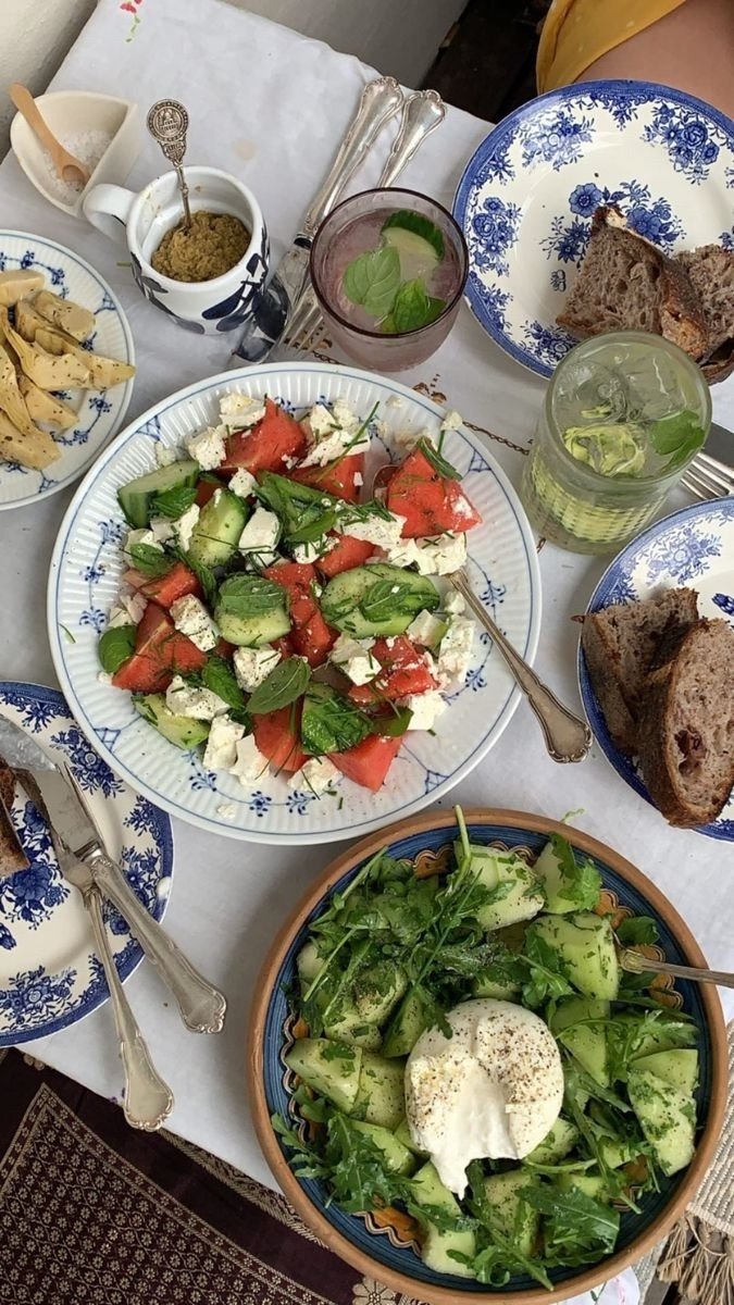 The Whole Foods Approach to the Mediterranean Diet: A Nutritionist’s Perspective
