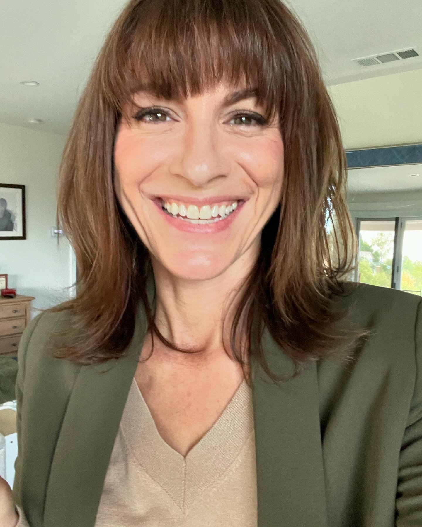 What a day! New hair, along with the most fun photo shoot with @clindbergphoto. We captured the office/retreat space, family holiday pics, plus some other exciting things for a potent project that I can&rsquo;t wait to share in the new year.

If that