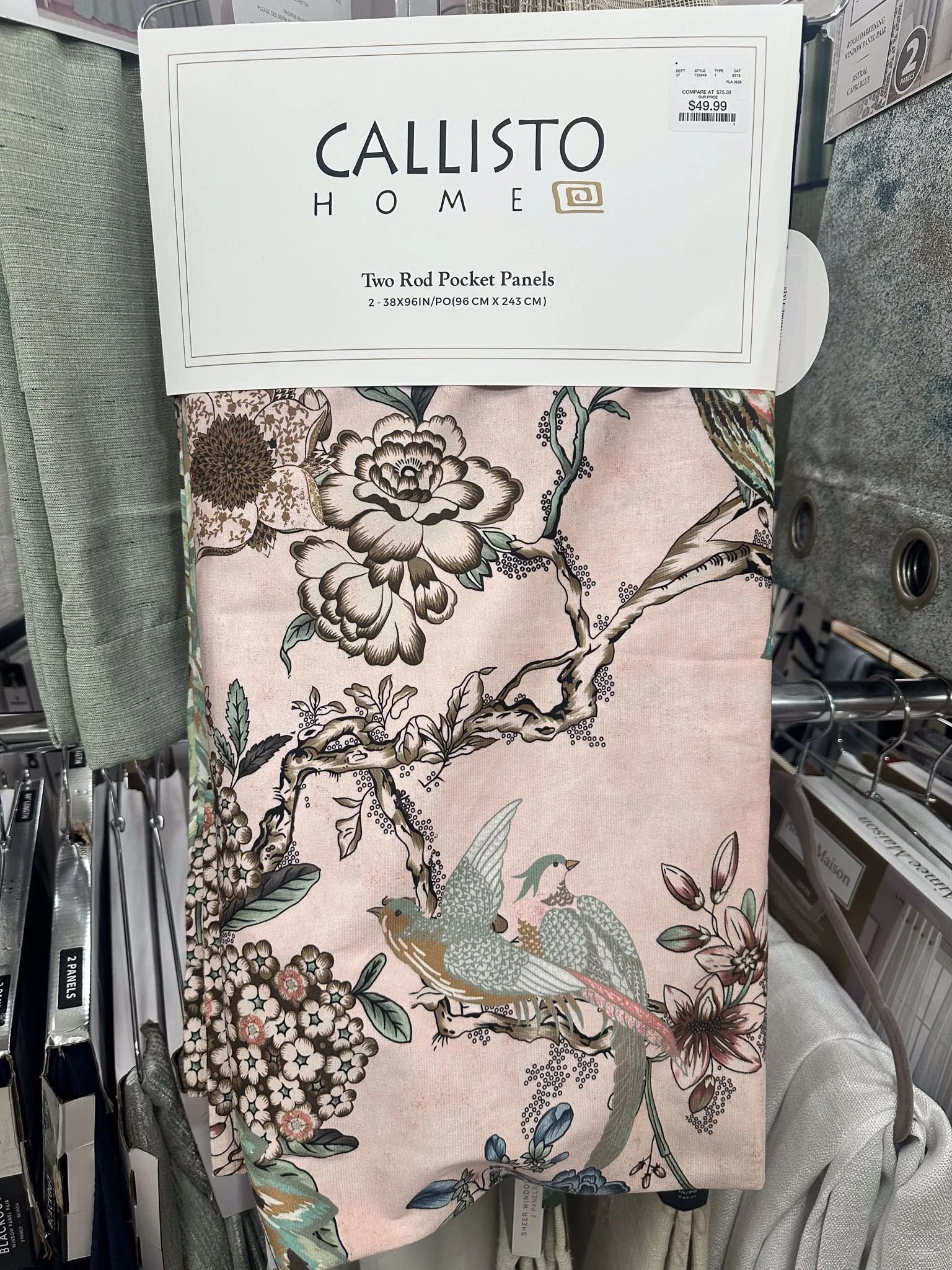 Elegant dorm room decor essentials featuring metallic accents and sophisticated college dorm room styling.