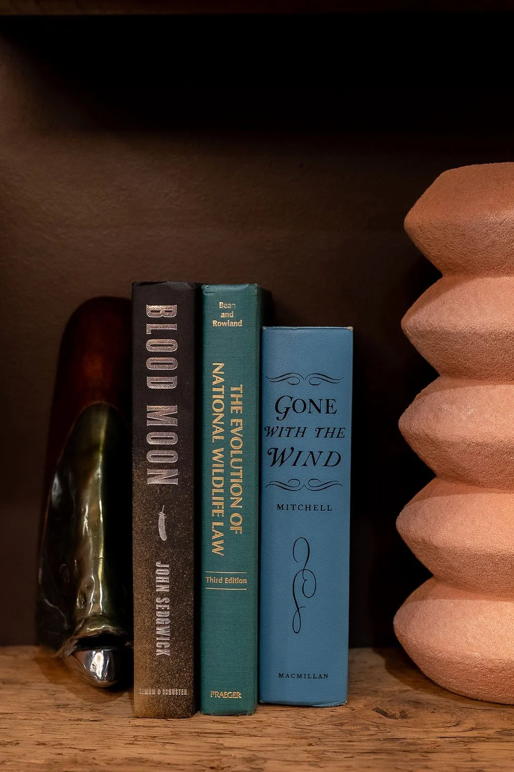 books-shelf-decor.jpg