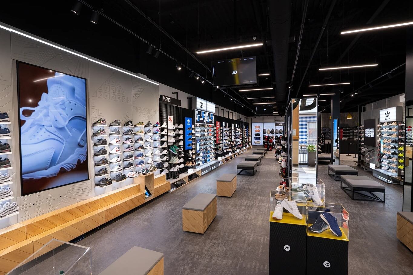 Check out the JD Sports we recently completed in the Heartland Town Centre❗️

We completed the entire interior painting scope within this store including the deck ceilings❗️
&bull;
&bull;
&bull;
&bull; #jdsports #paint #painters #construction #interi