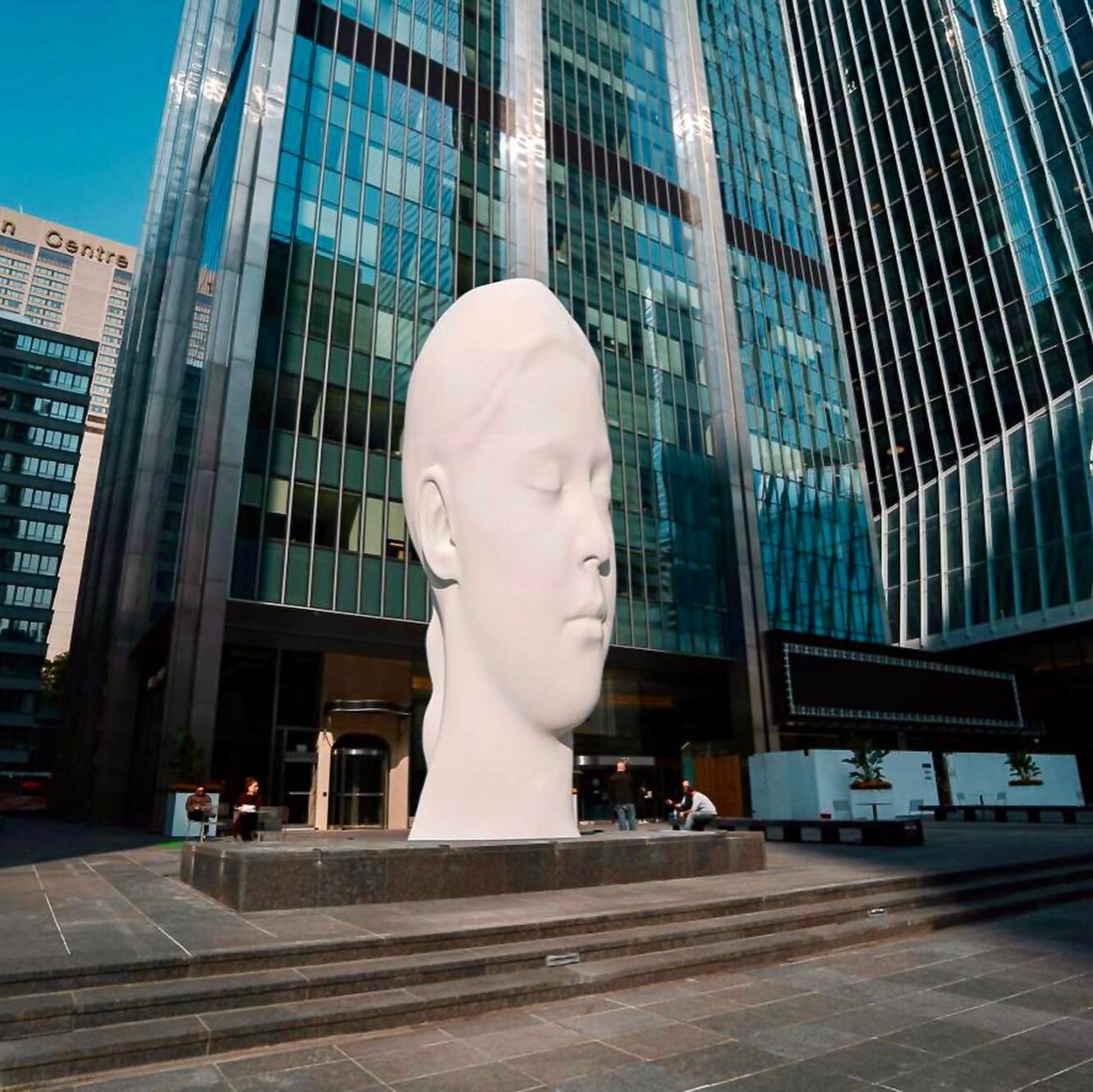 Turning Sculptures into Masterpieces, One Stroke at a Time❗️👨🏻&zwj;🎨 

Your Dream Projects, Painted to Perfection by Us. 🎨✨

Check out the &ldquo;Dreaming&rdquo; sculpture designed by world renowned sculptor Jaume Plensa. We had the amazing oppor