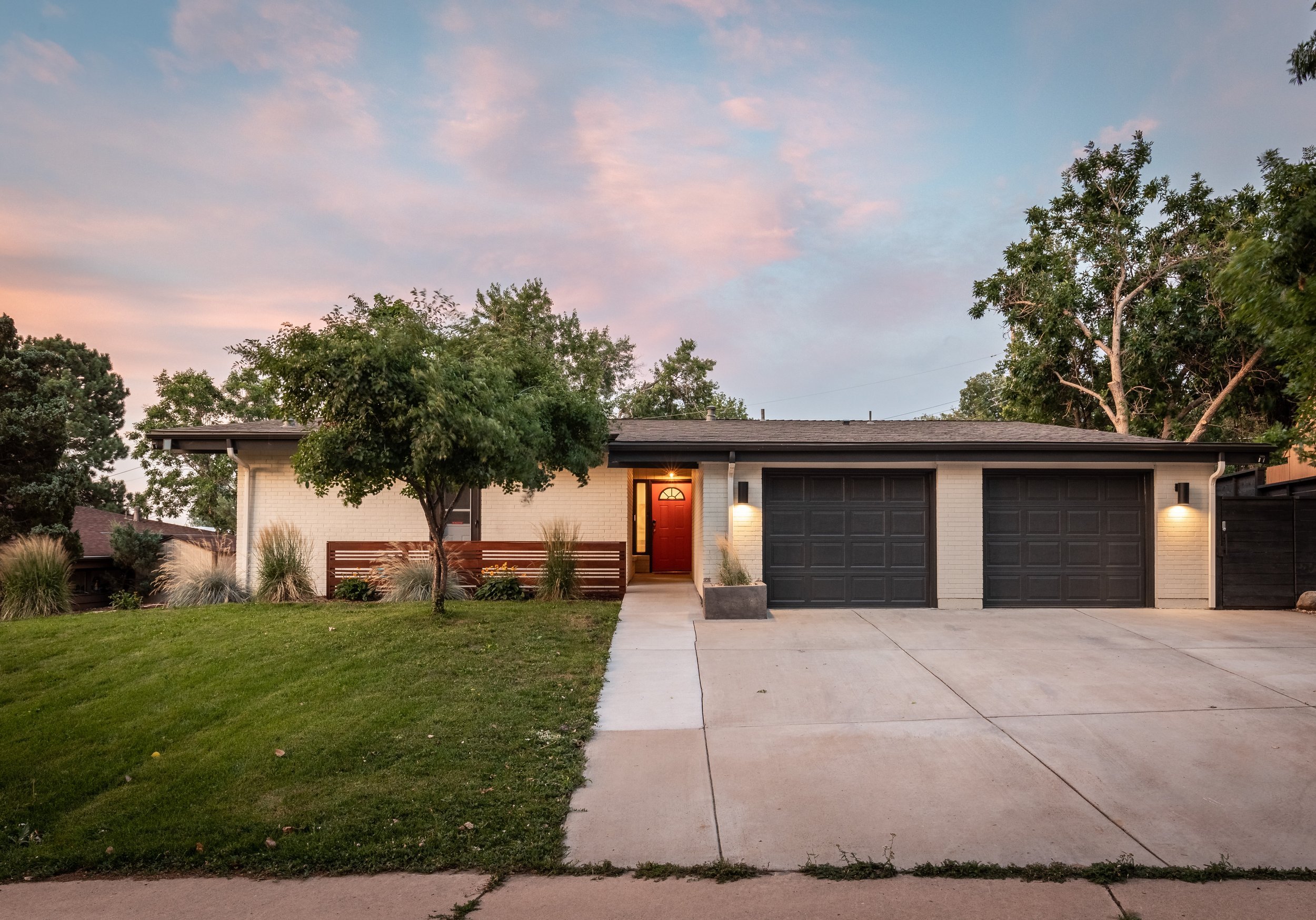 Front+dusk+mid+century+modern.jpg