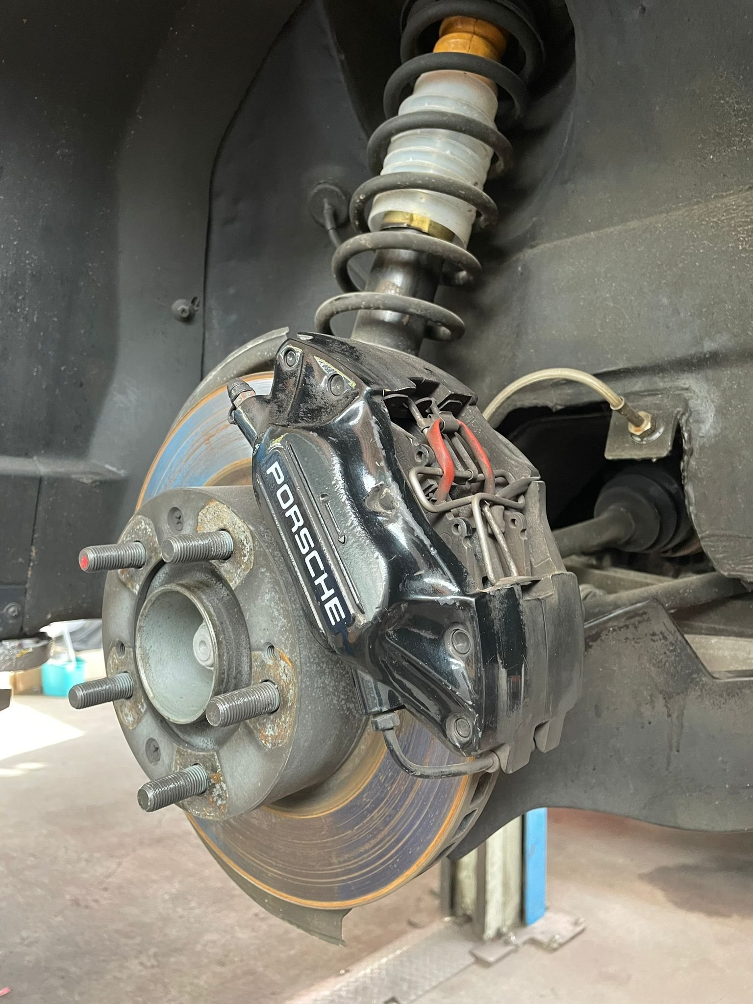 LegacyMotorworks_1990_Porsche911C4_Build_196.jpg