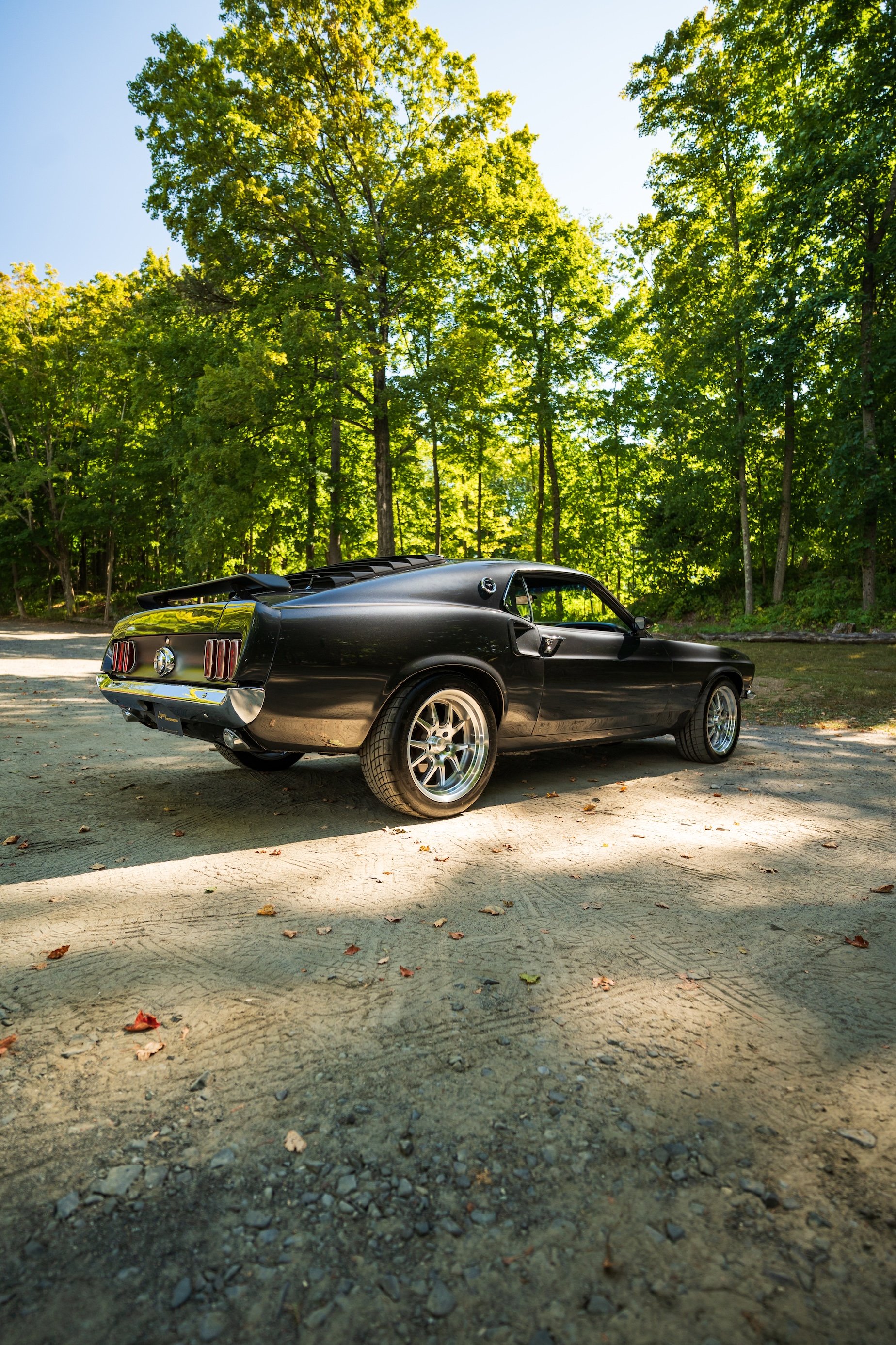 LegacyMotorworks_1969FordMach1_ProjctNero_37.jpg
