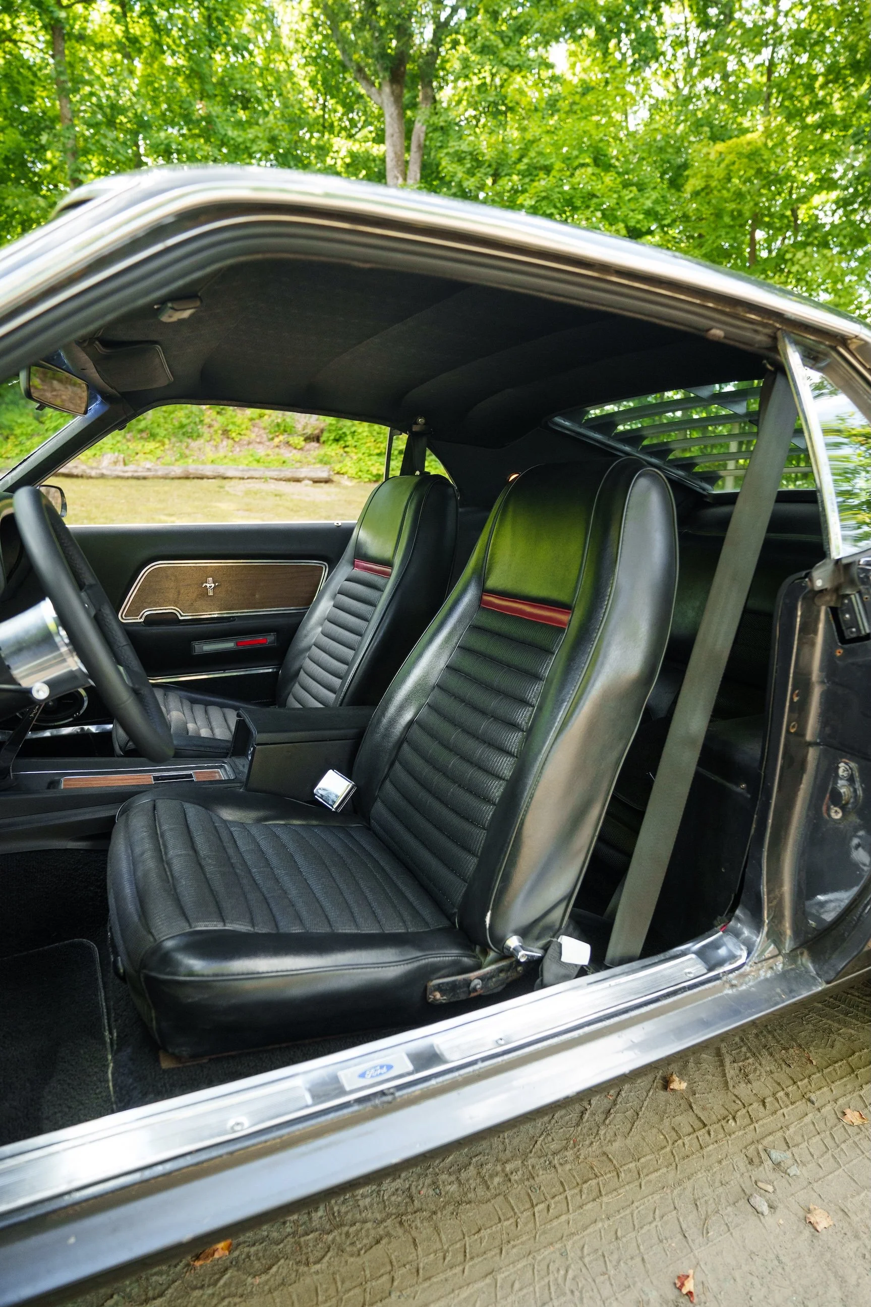LegacyMotorworks_1969FordMach1_ProjctNero_78.jpg