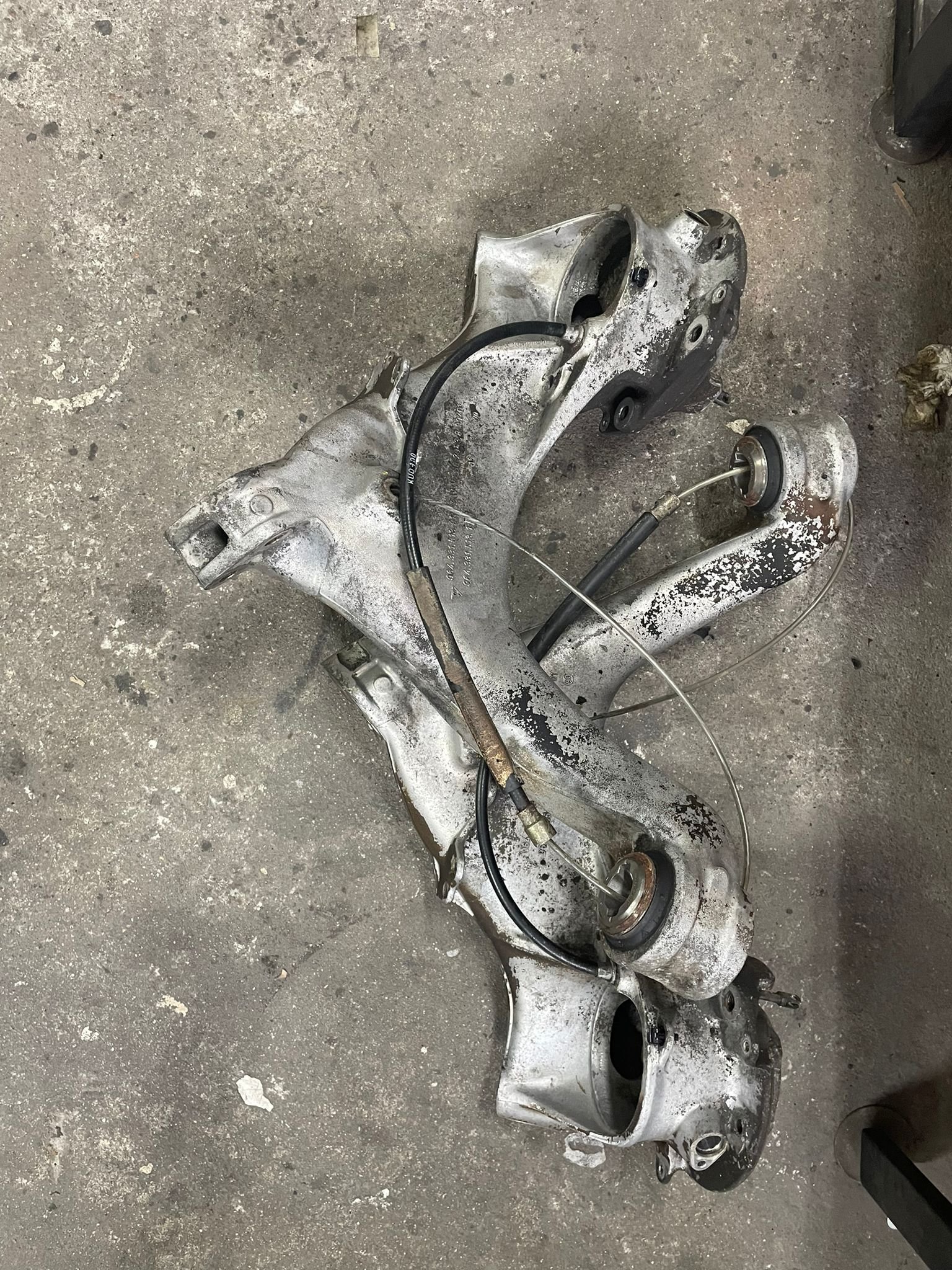LegacyMotorworks_1990_Porsche911C4_Build_372.jpeg