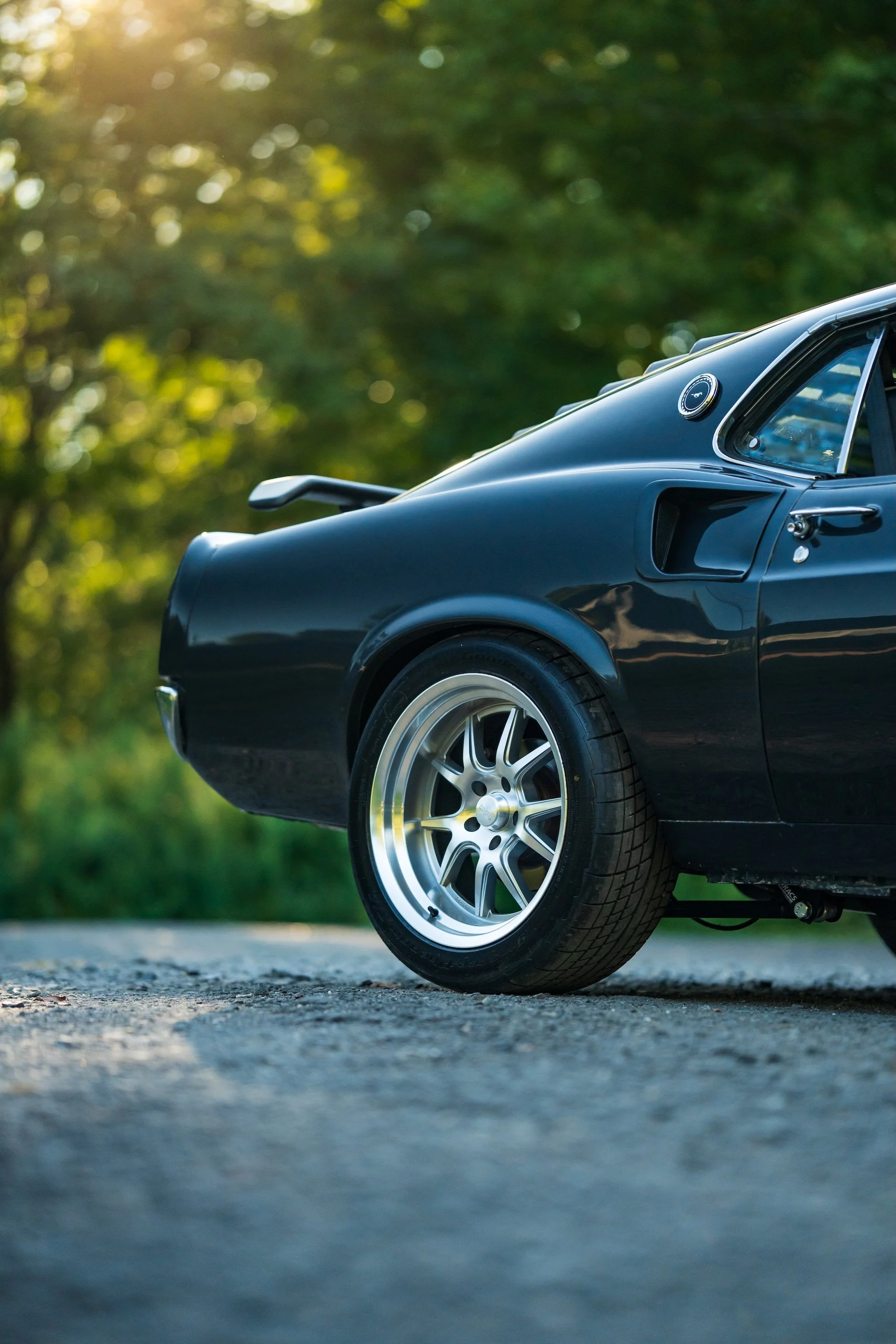 LegacyMotorworks_1969FordMach1_ProjctNero_3.jpg