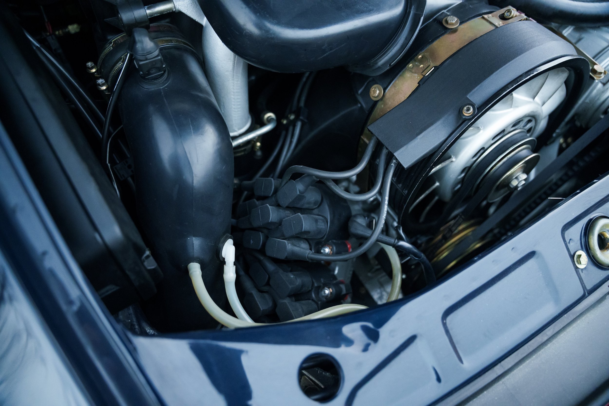 LegacyMotorworks_1990_Porsche911C4_73.jpg