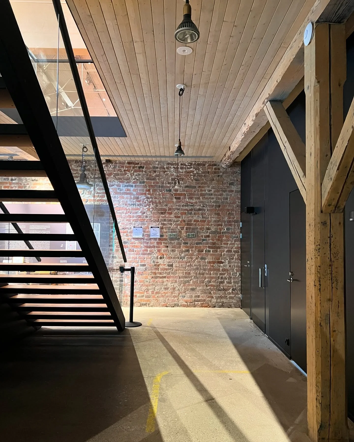 Syksyn ja taakse j&auml;&auml;neen loppukes&auml;n kuulumisia 🍂

- K&auml;ytiin kes&auml;n lopulla roadtripill&auml; ihastelemassa arkkitehtuuria ja historiallisten alueiden helmi&auml;. Lis&auml;ksi py&ouml;rittiin etel&auml;isen Suomen kirppareill