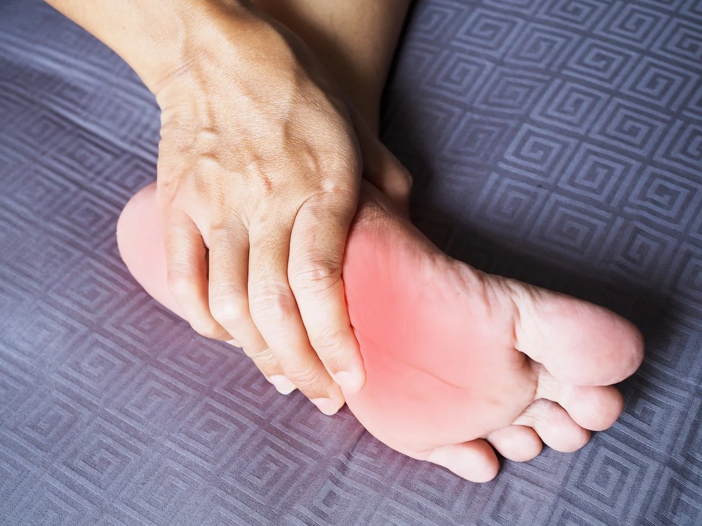 What does nerve pain feel like? Signs you may have neuropathy