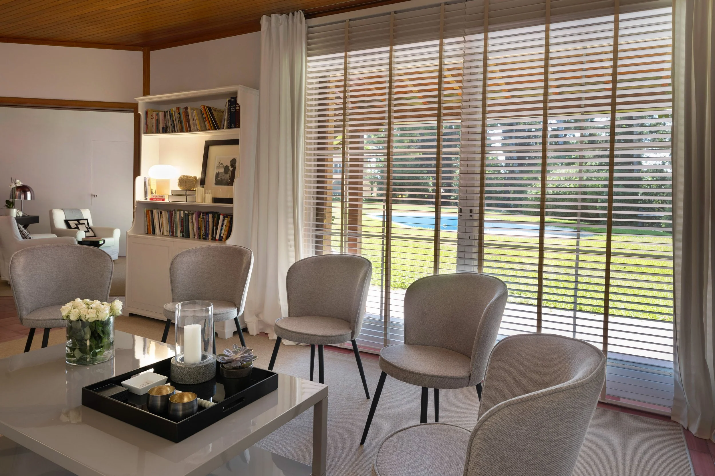 AFTER - GROUP THERAPY ROOM