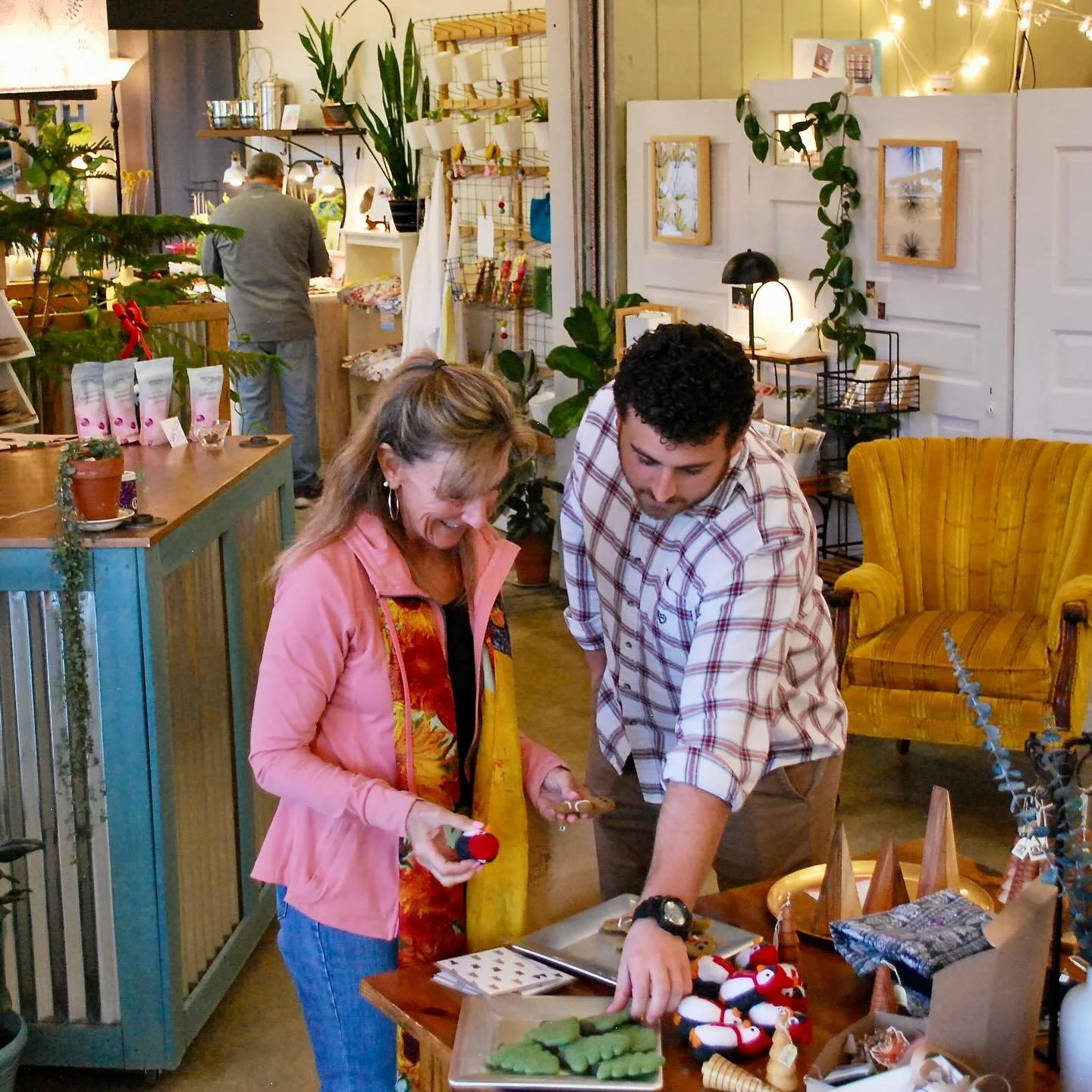 Shop small for a big impact this holiday season ✨