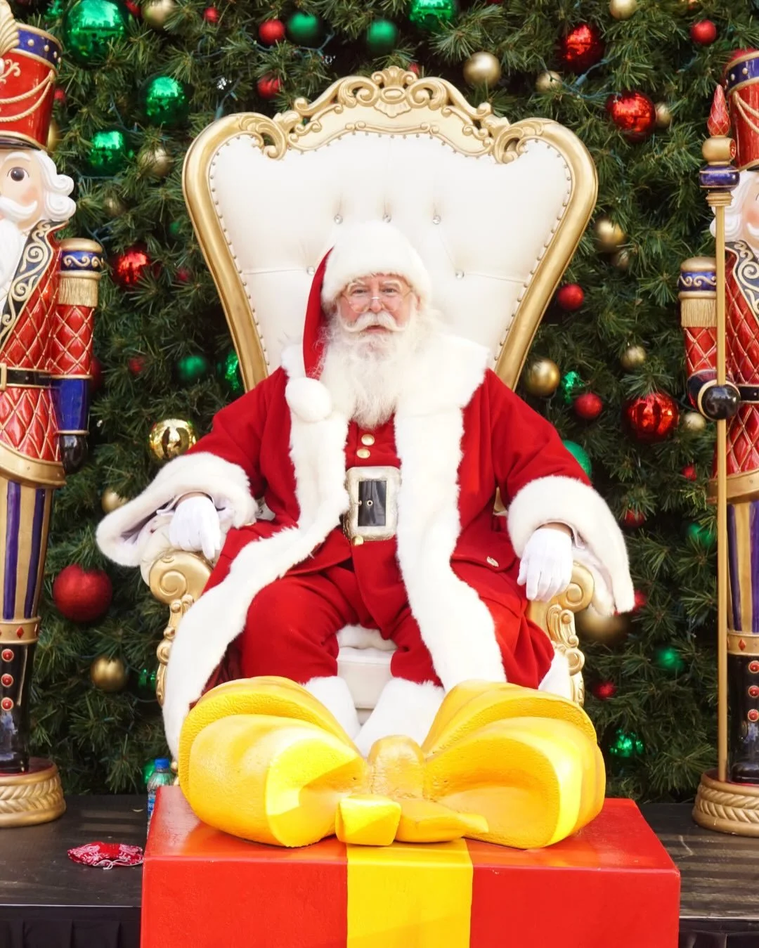 Santa Claus is coming to town! 

Join us for Santa Saturday, and celebrate the holiday season with a magical photo opportunity! Families, friends, and pets can snap a festive picture with the one and only Mr. Claus. 

Bring your holiday cheer and cap