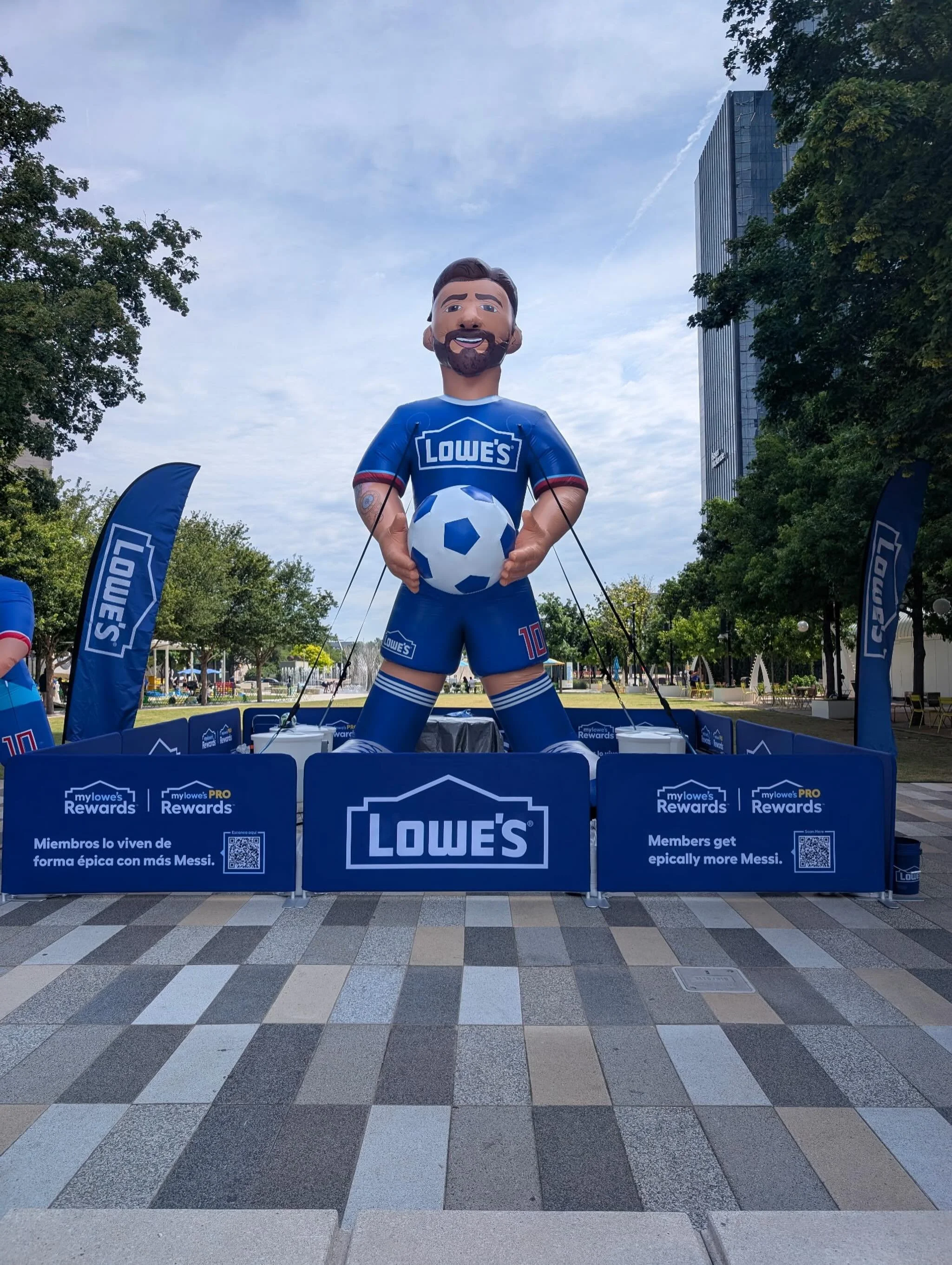 Klyde Warren Park is looking a little Messi!
&nbsp;
This morning, @lowes dropped an epic surprise at Klyde Warren Park: a giant, 20-foot inflatable Lionel Messi. It&rsquo;s all to celebrate the release of their limited-edition, 10-foot Messi inflatab