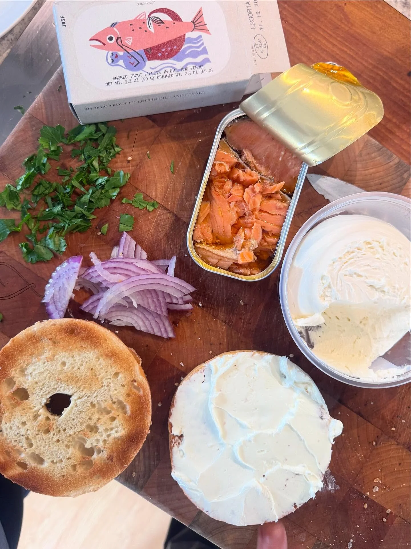 #ConservaThursday - at home edition! We&rsquo;ve been loving the @jose.gourmet Cold Smoked Trouts in Dill &amp; Fennel so much that the staff can&rsquo;t stop bringing them home and incorporating them into meals&hellip; Adrianne made a version of bag