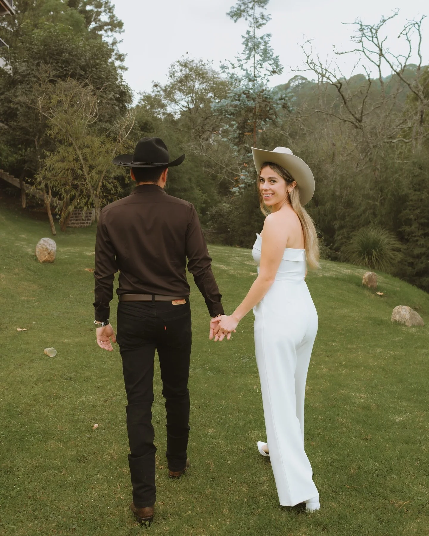 Cada historia de amor merece ser contada con im&aacute;genes que te hagan suspirar cada vez que las vuelvas a ver. 

La magia de esta save the date en Mazamitla me hizo capturar no solo la belleza del lugar, sino la esencia Ingrid y David, sus mirada