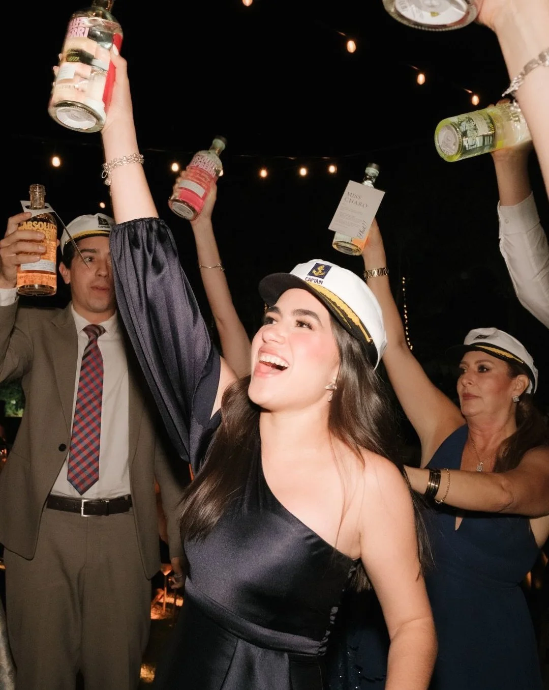 Welcome to the party, let&rsquo;s go to the dance floor 

#weddingphotography #bodasenmexico #editorialweddingphotographer #documentary