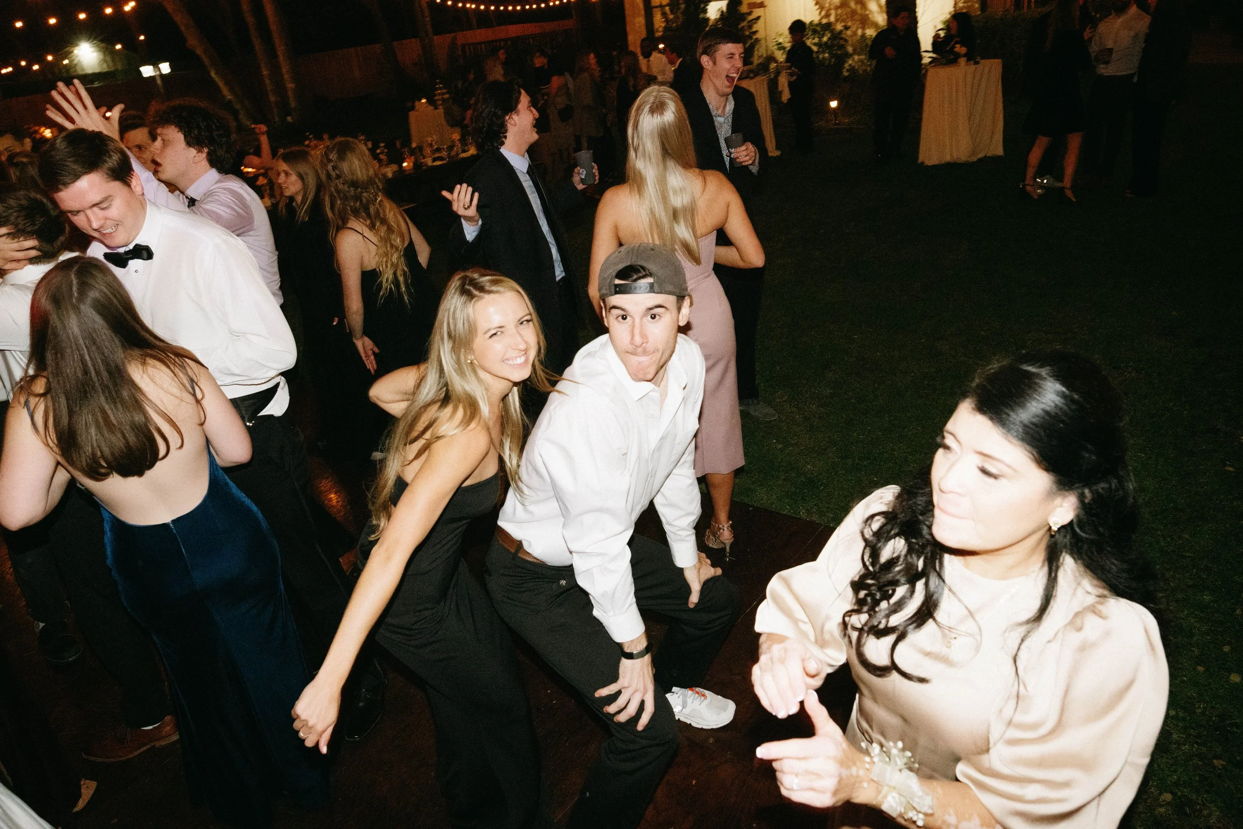 Guests filling the dance floor with Hybrid 7 live music at Oaktree Manor.