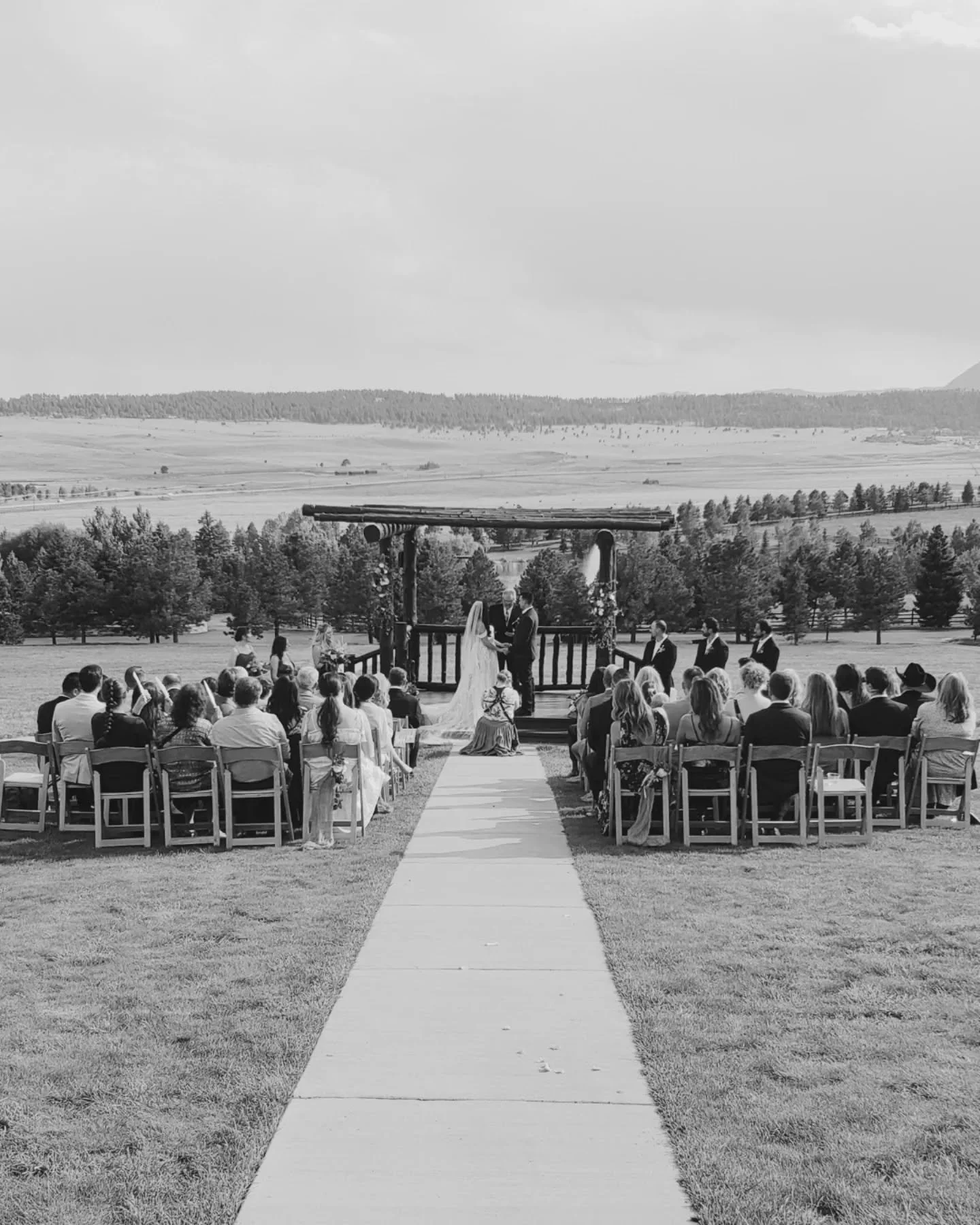 As we wedding planners, we love every detail you put into your special day - the florals, the timeline, the dreamy tablescapes...but there are certain moments that we just can't get enough of.
"That quiet pause right before the ceremony starts