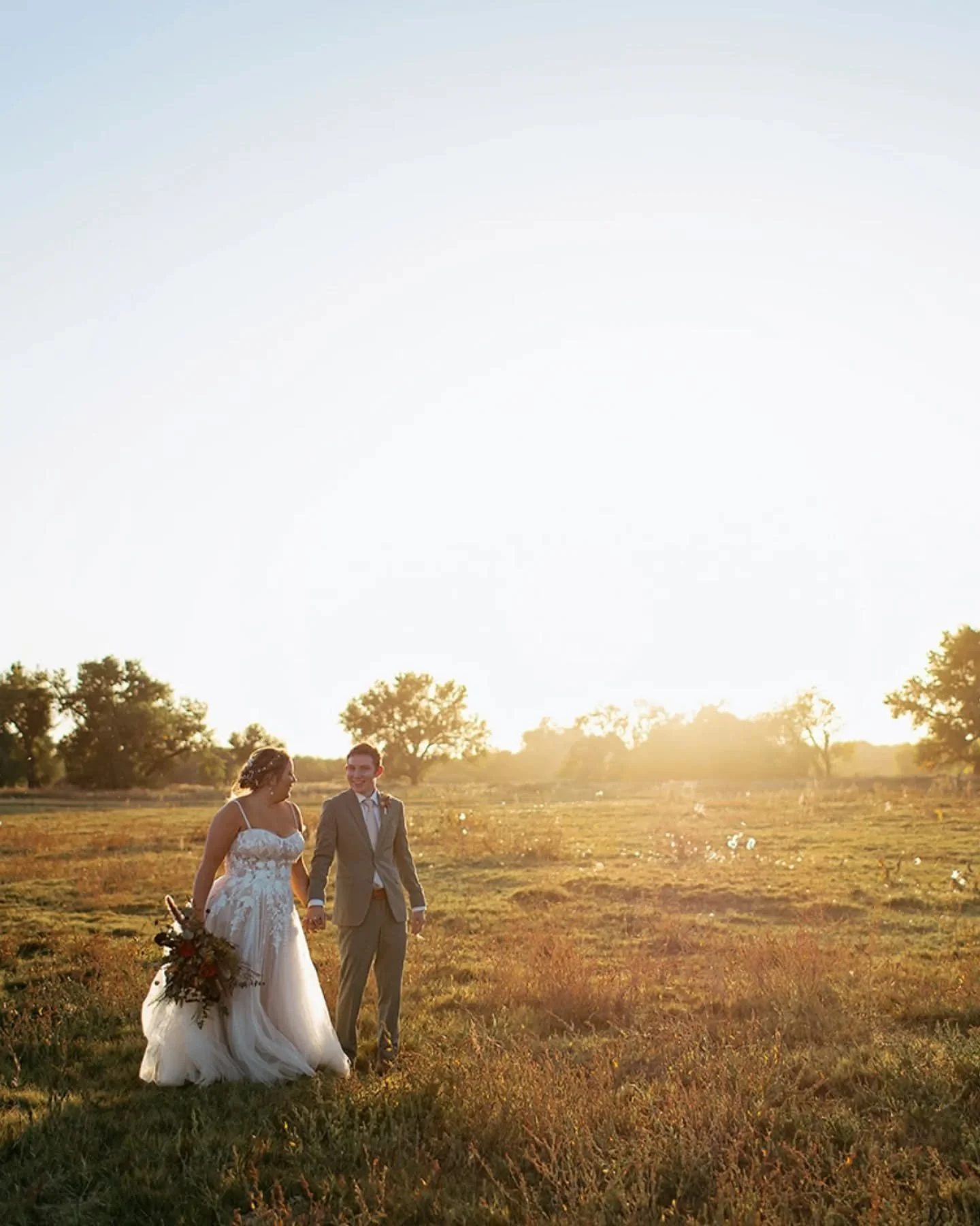 Did you feel the crisper air this morning? It reminded us of Makenna and Jim's fall inspired wedding last year! 🍂🍁
📷 @talliejohnsonphoto
#fallwedding #coloradowedding #octoberwedding #2025bride #2026bride #2025wedding #2026wedding #weddinginspo