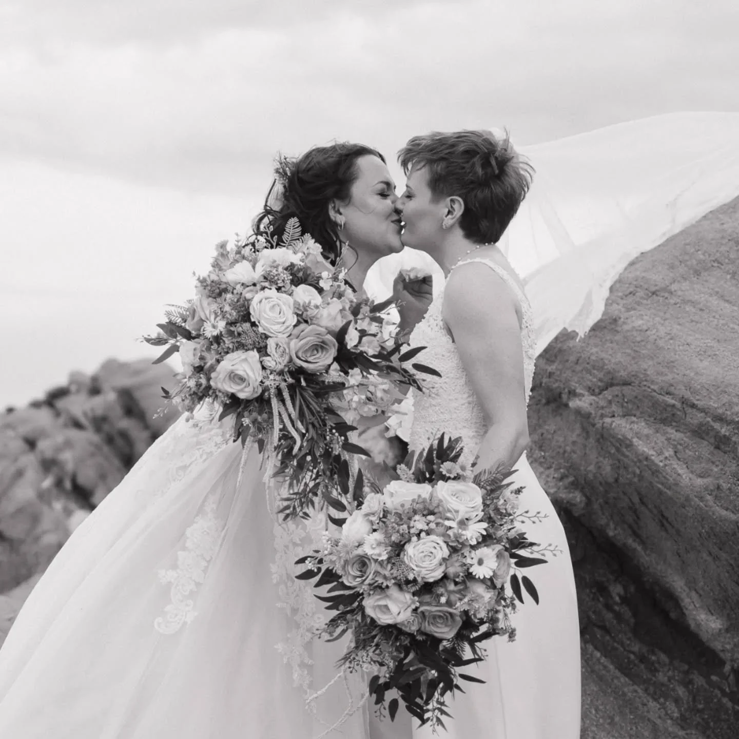 Did you get engaged this Valentine&rsquo;s Day? We're your next step! Who our coordination packages are for 👇
If you want:

✨ Less stress
✨ More support
✨ A smooth wedding day

Then we&rsquo;re probably a perfect fit 🤍

📷 @dizzylizzydigital