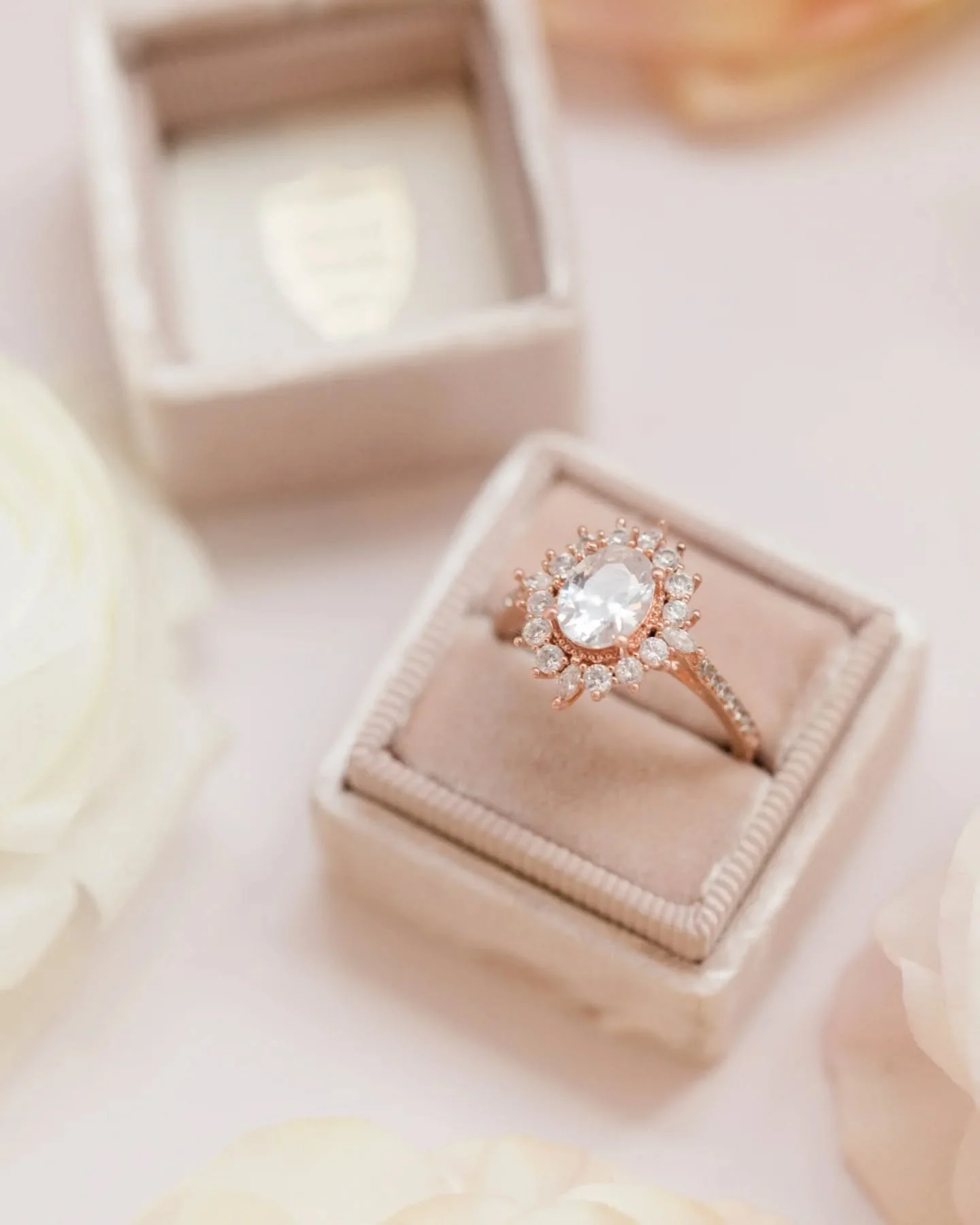 When did you get engaged? 2025 or 2026? 
Let us know! 👇