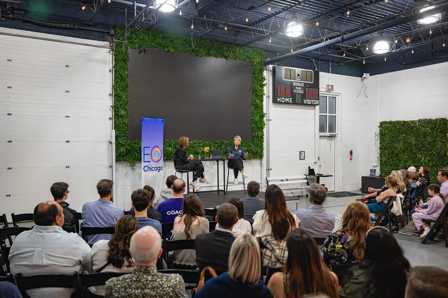 All star basketball coaches @lisabluder and @shimmymiller33 took a visit to Centre Court Productions to speak at the EO Chicago Leadership conference 🏀🏀
