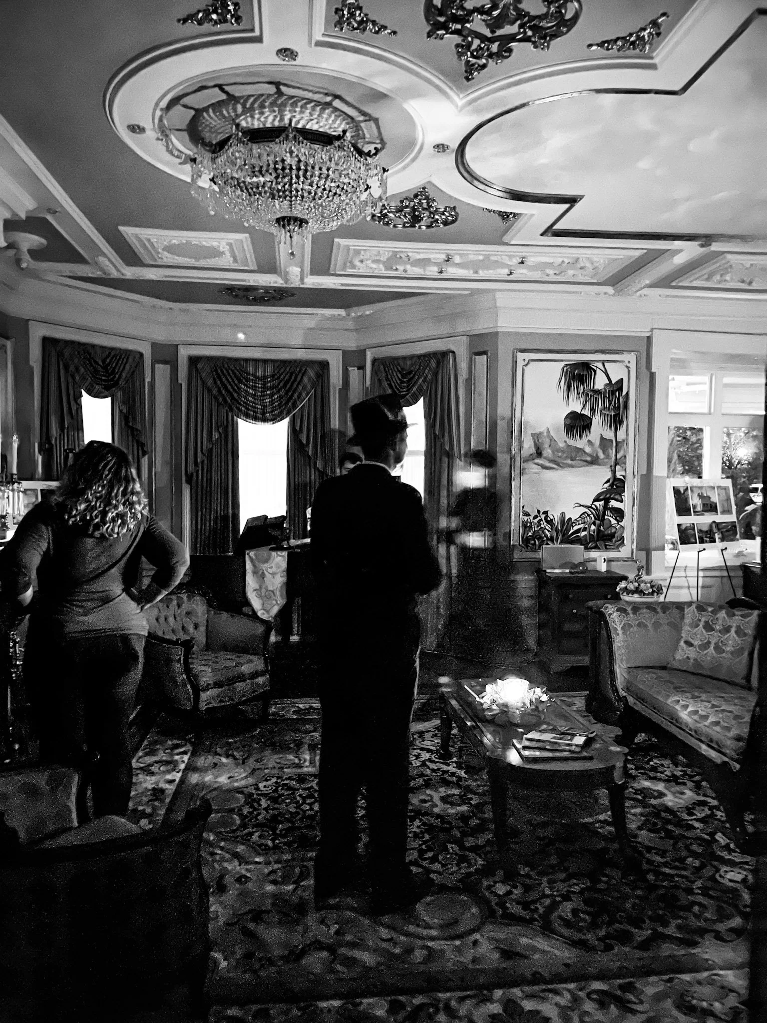 Candlelight Ghost Tour — Minneapolis Trolley Tours