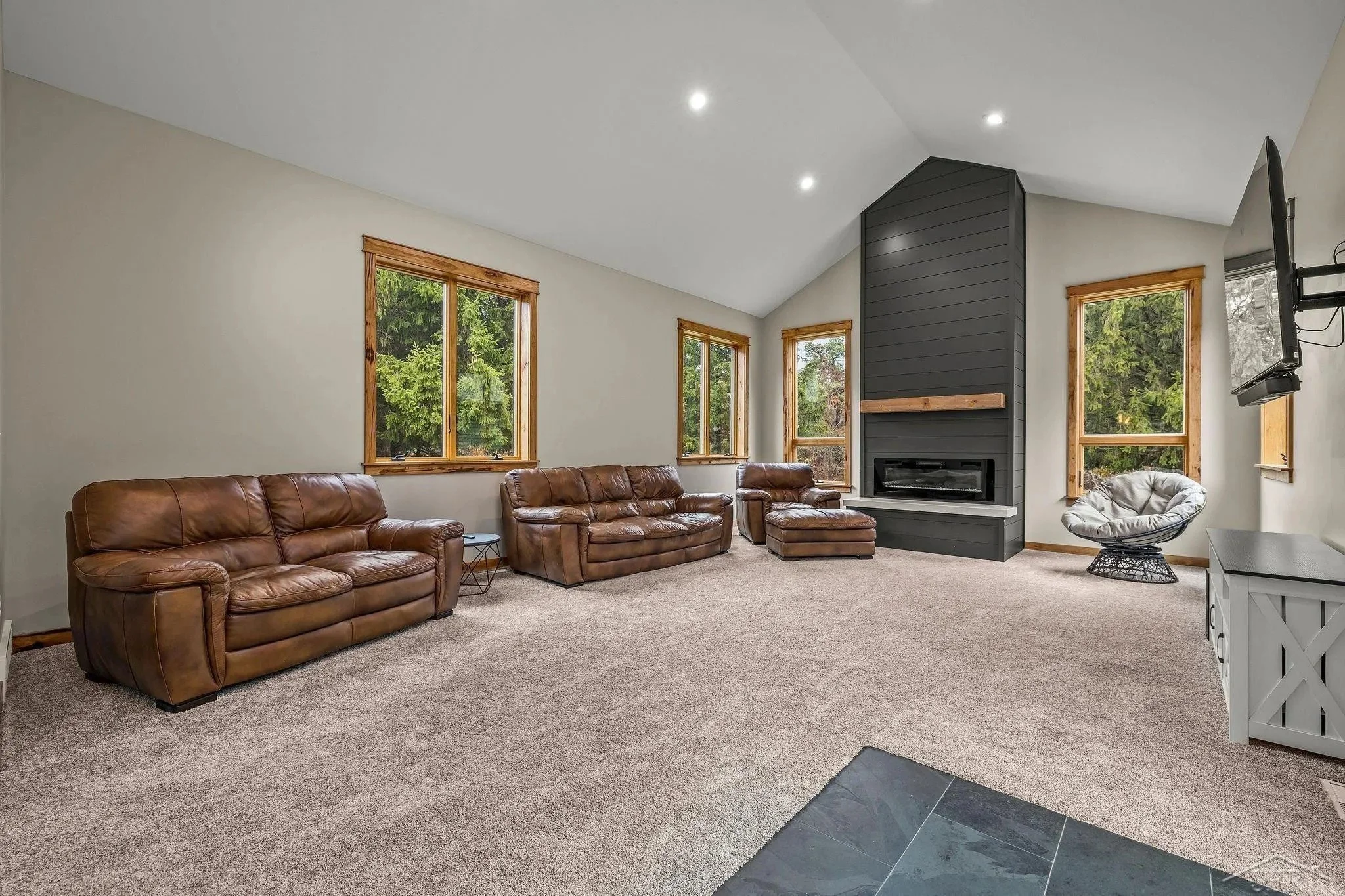 Living Room West.jpeg