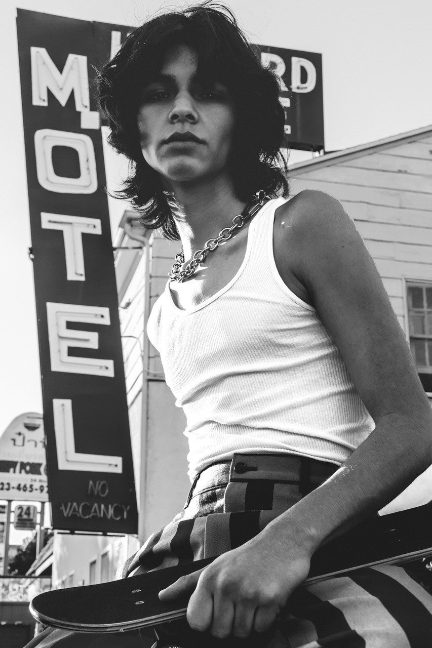 "Motel" 2022