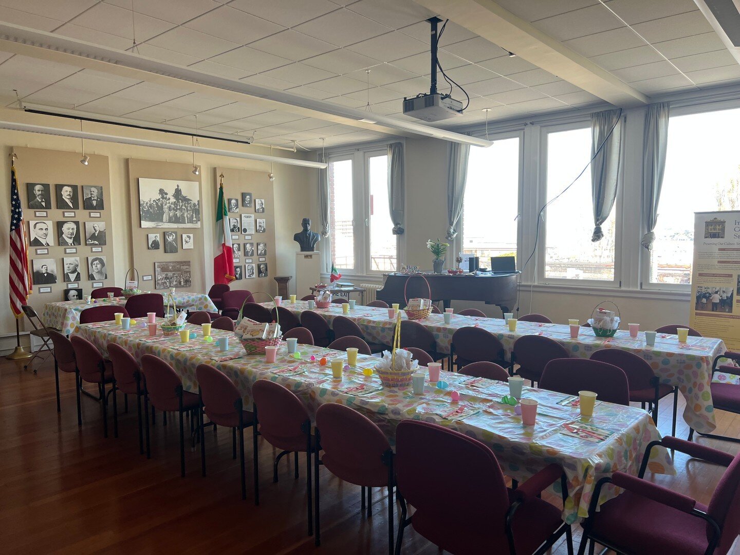 🐰✨Celebrate Easter with Italian Community Services (ICS)! 🌷🥚
Please join us for our beloved annual Easter Luncheon on Wednesday, March 27th, at ICS's Italian Heritage Room. It's a wonderful opportunity to come together, share in delicious food, an