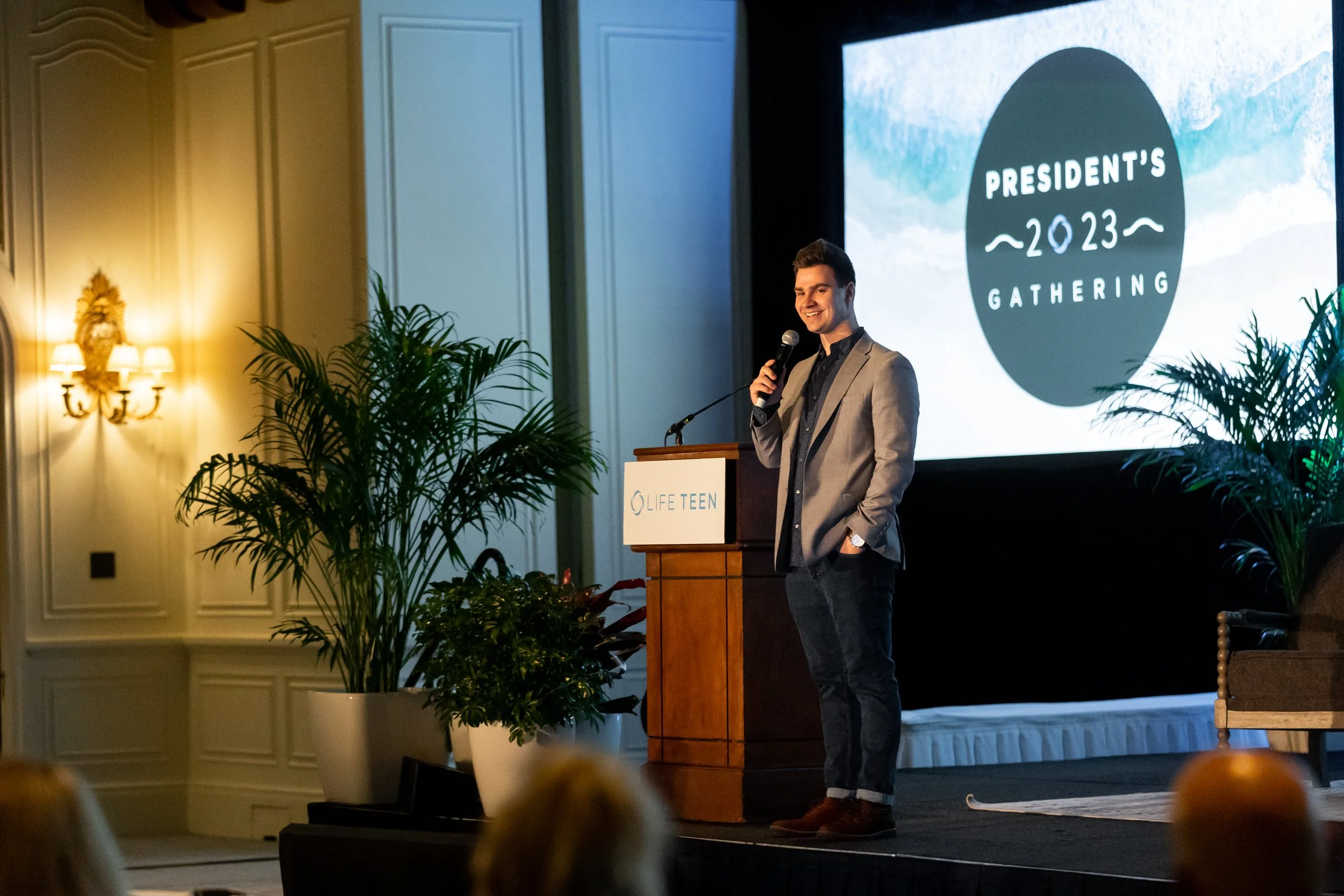 ABOUT -Aaron O'Brien Corporate Magician, Emcee, and Author