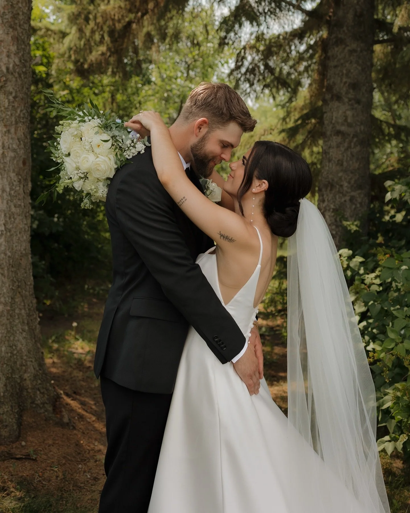 the Baraniecki&rsquo;s in August 💌

-
second shooter: @caitlynmaryphotography
video: @haleybrenanmedia 
hair: @lexiebosovich.goldenhour
makeup: @browsbeautyjen
attire: @thebridalboutiqueyxe @parkandfifthco @mooresclothing @gmgjewellers 
florist: @th