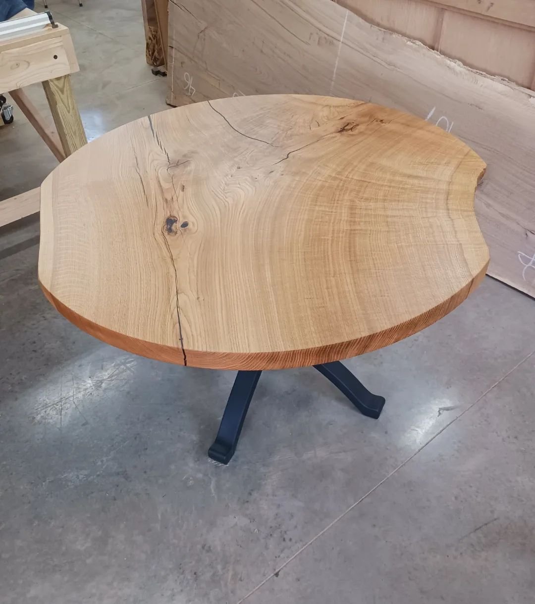 Finished! Just in time for lunch. 4ft round(ish) card table. White oak slab with black epoxy on @flowyline_design base. Definitely my favorite so far! 

C channel from @bidwellwoodandiron 
finished with @odiesoil

Text me for custom orders or fill ou